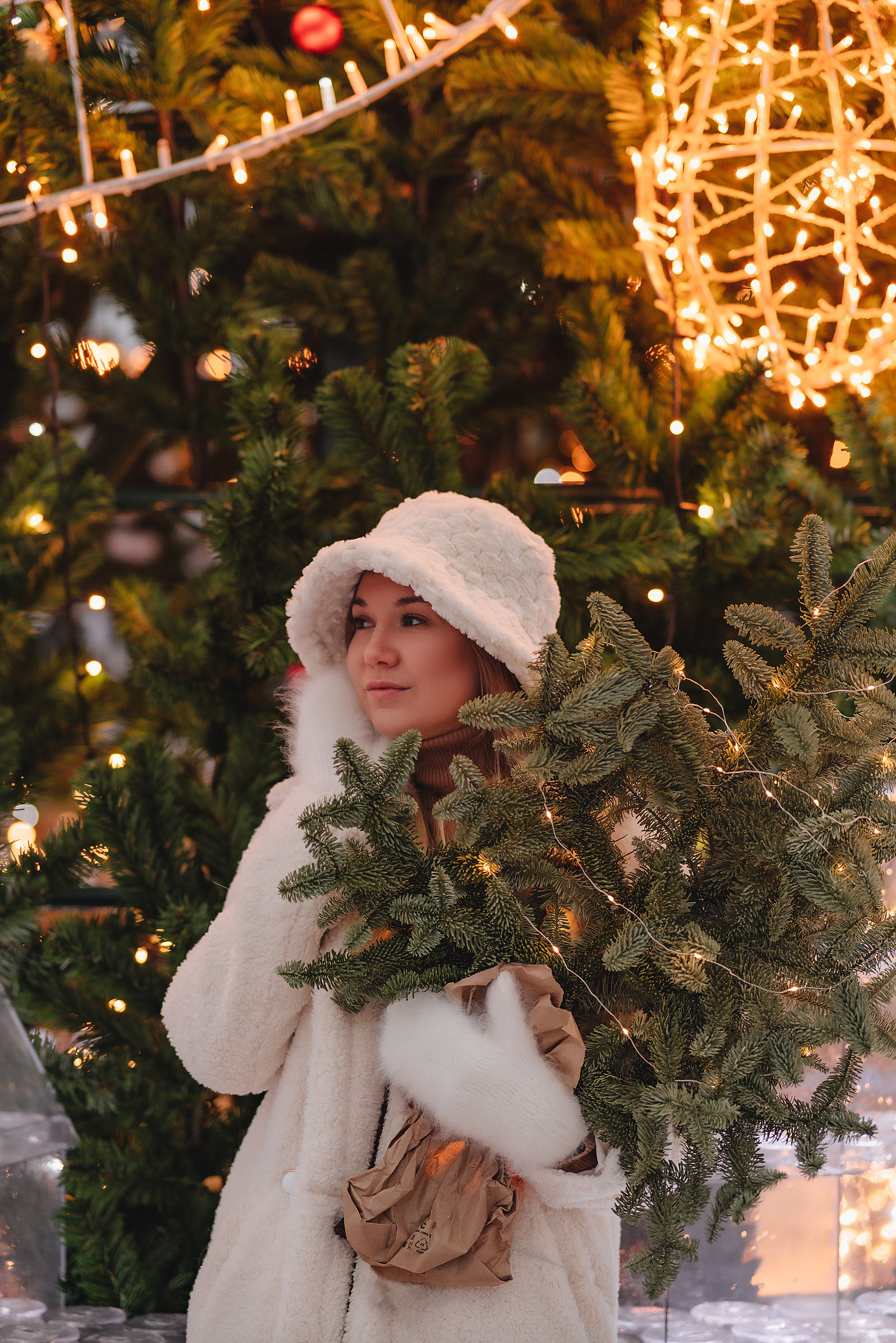 Елена | Вечерняя съёмка у ёлки. Фотограф Карина Шмулёва. Воронеж и область