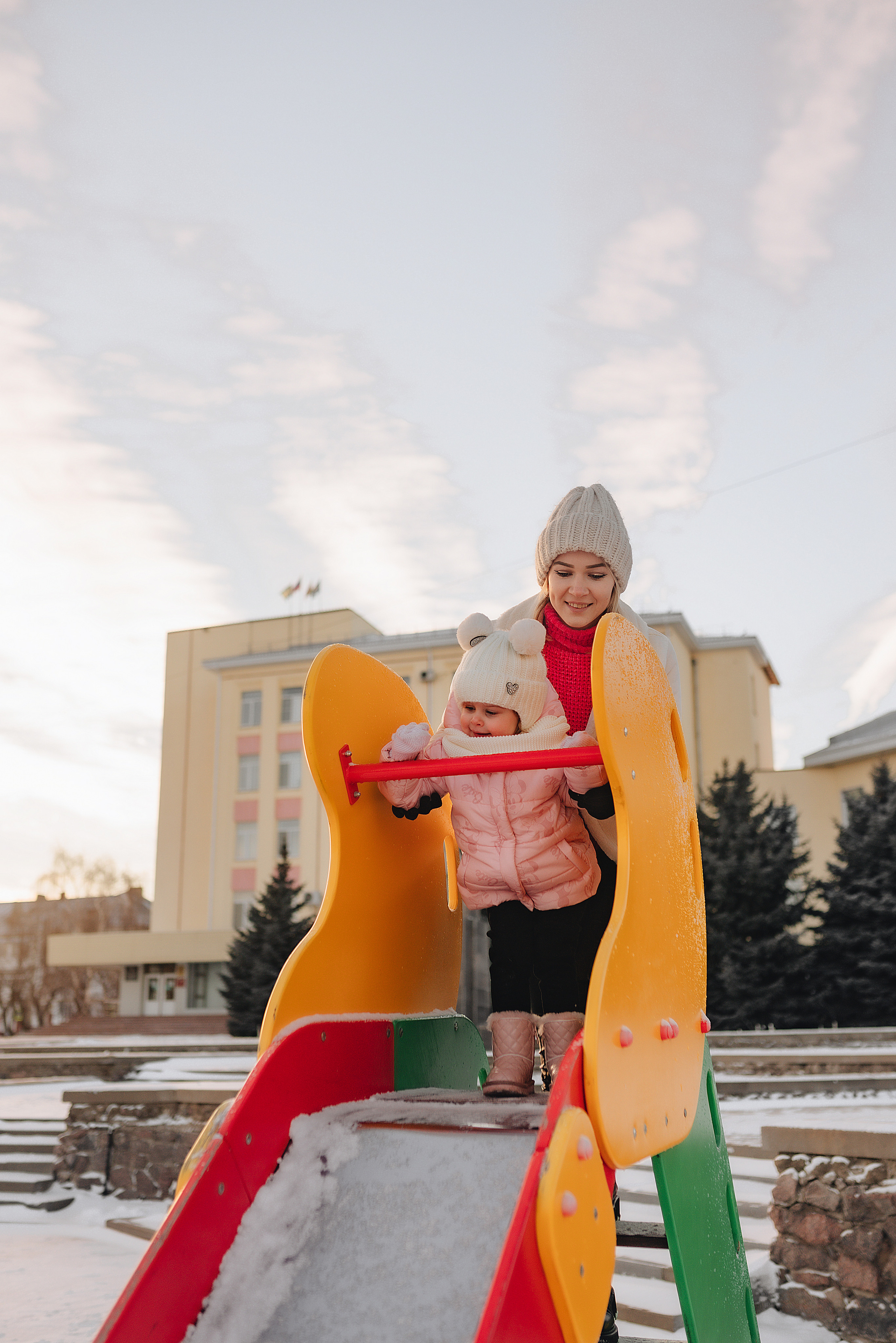 Прогулка у ёлки. Фотограф Карина Шмулёва. Воронеж и область