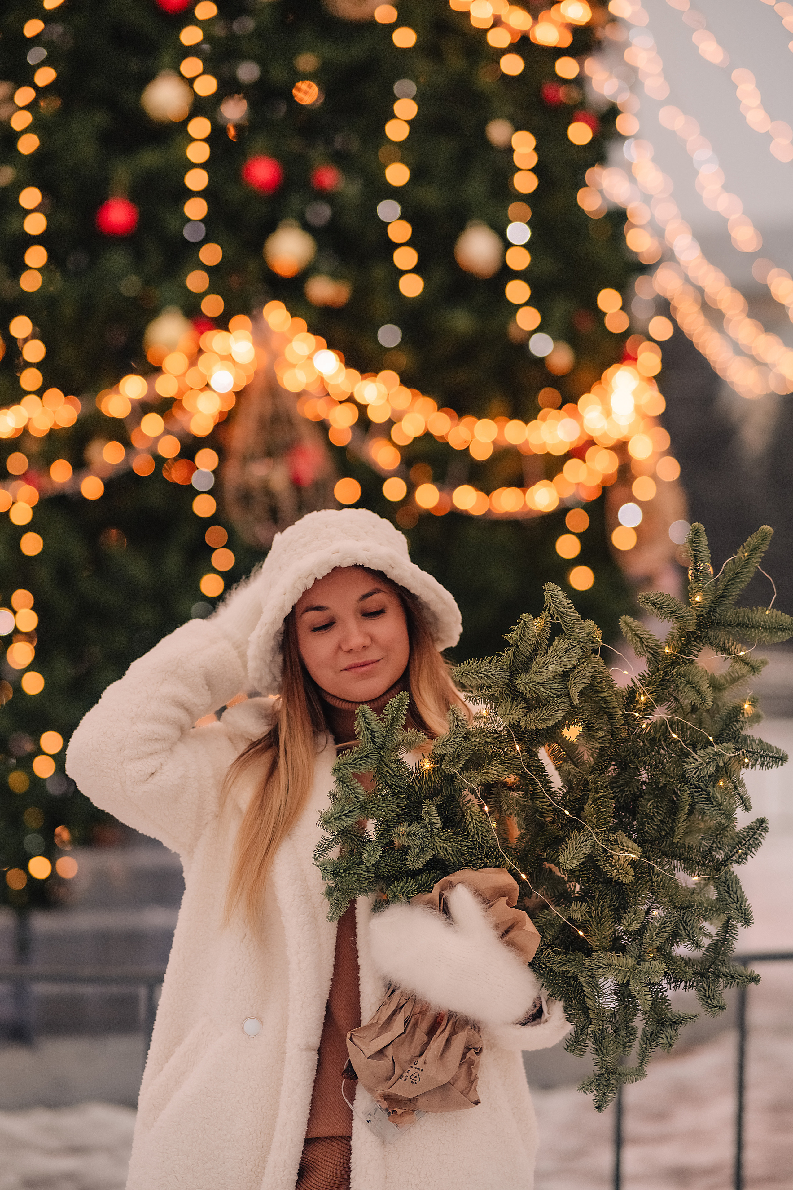 Елена | Вечерняя съёмка у ёлки. Фотограф Карина Шмулёва. Воронеж и область