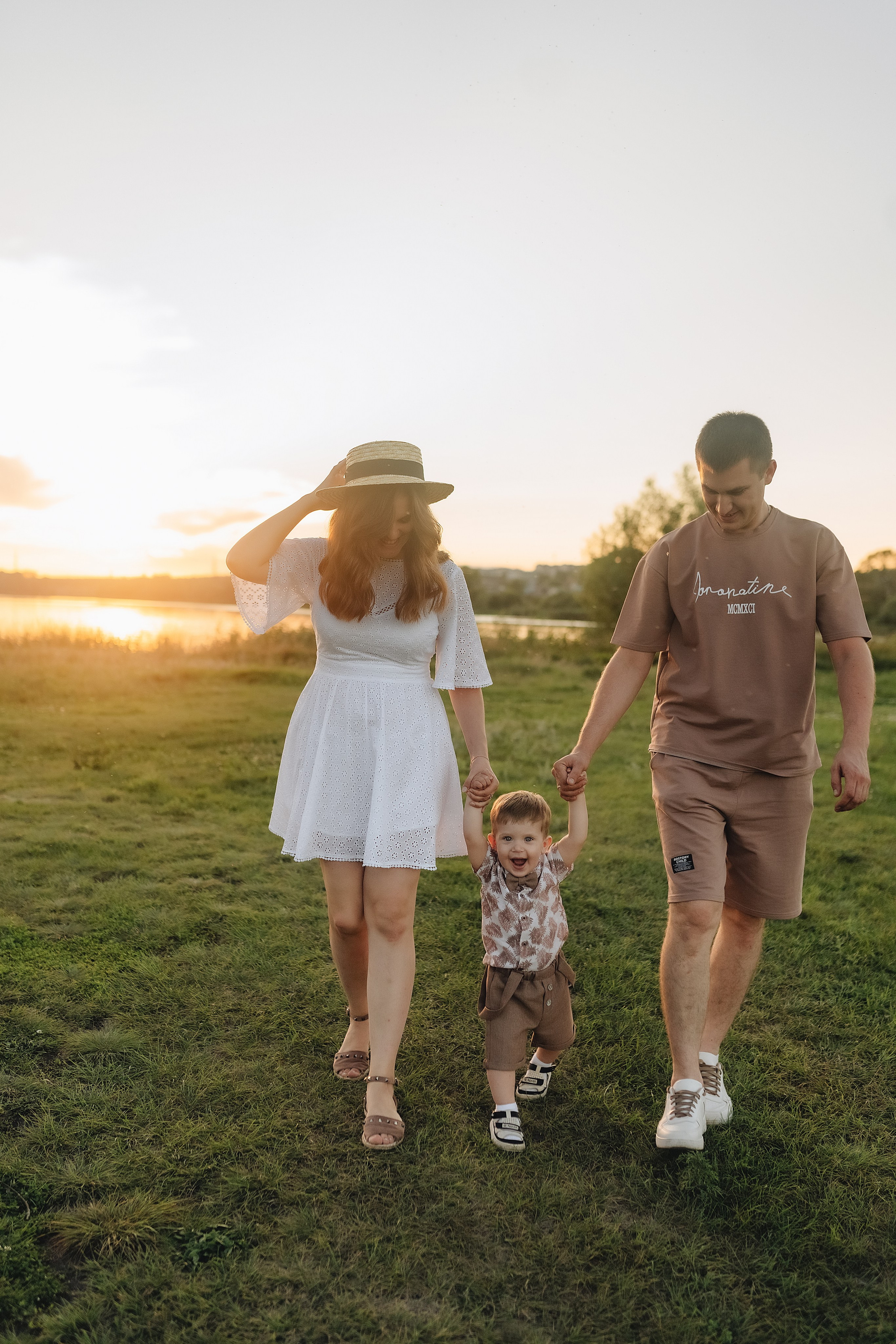 Светлана, Сергей и Женя | Семейная съемка на закате. Фотограф Карина Шмулёва. Воронеж и область