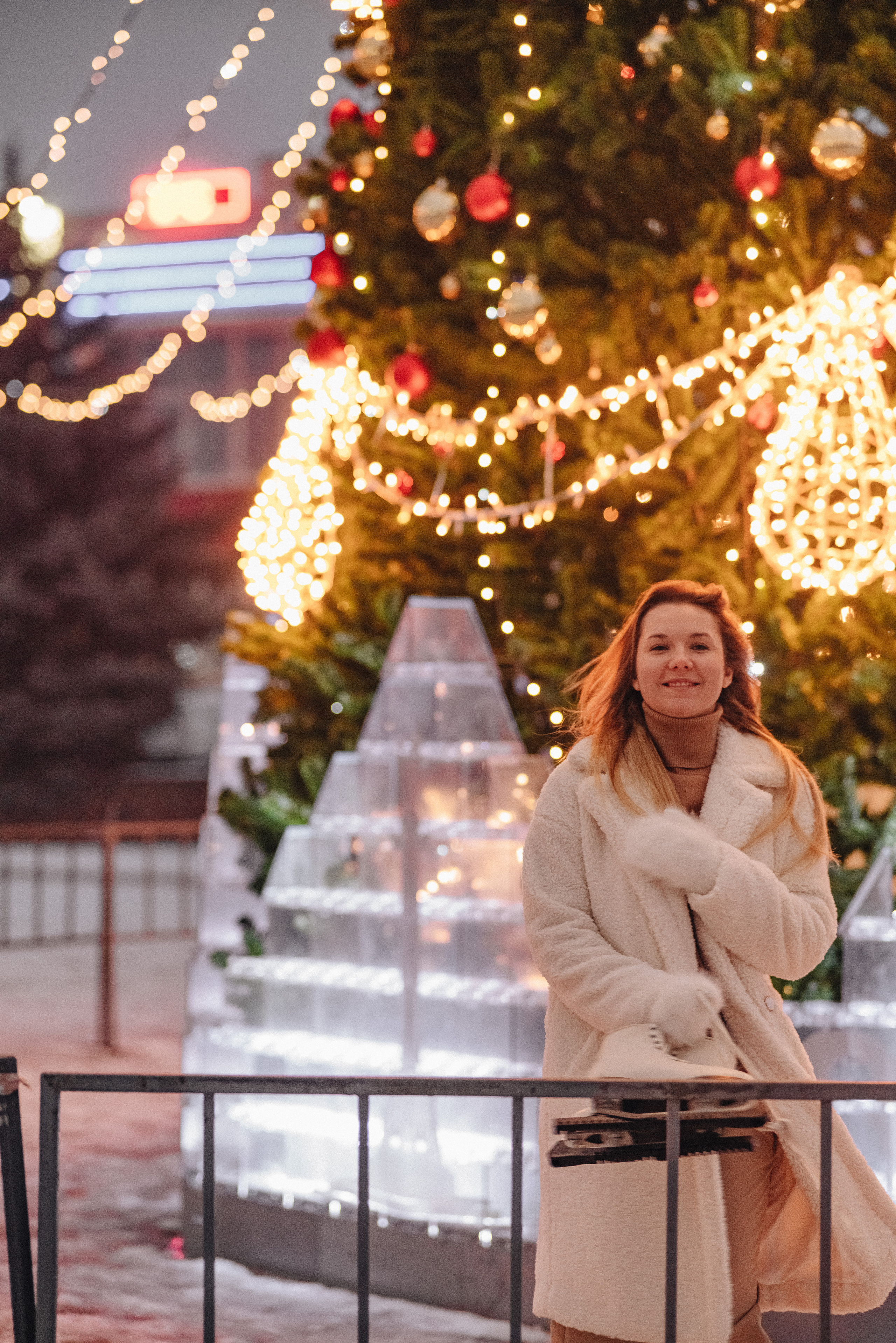 Елена | Вечерняя съёмка у ёлки. Фотограф Карина Шмулёва. Воронеж и область
