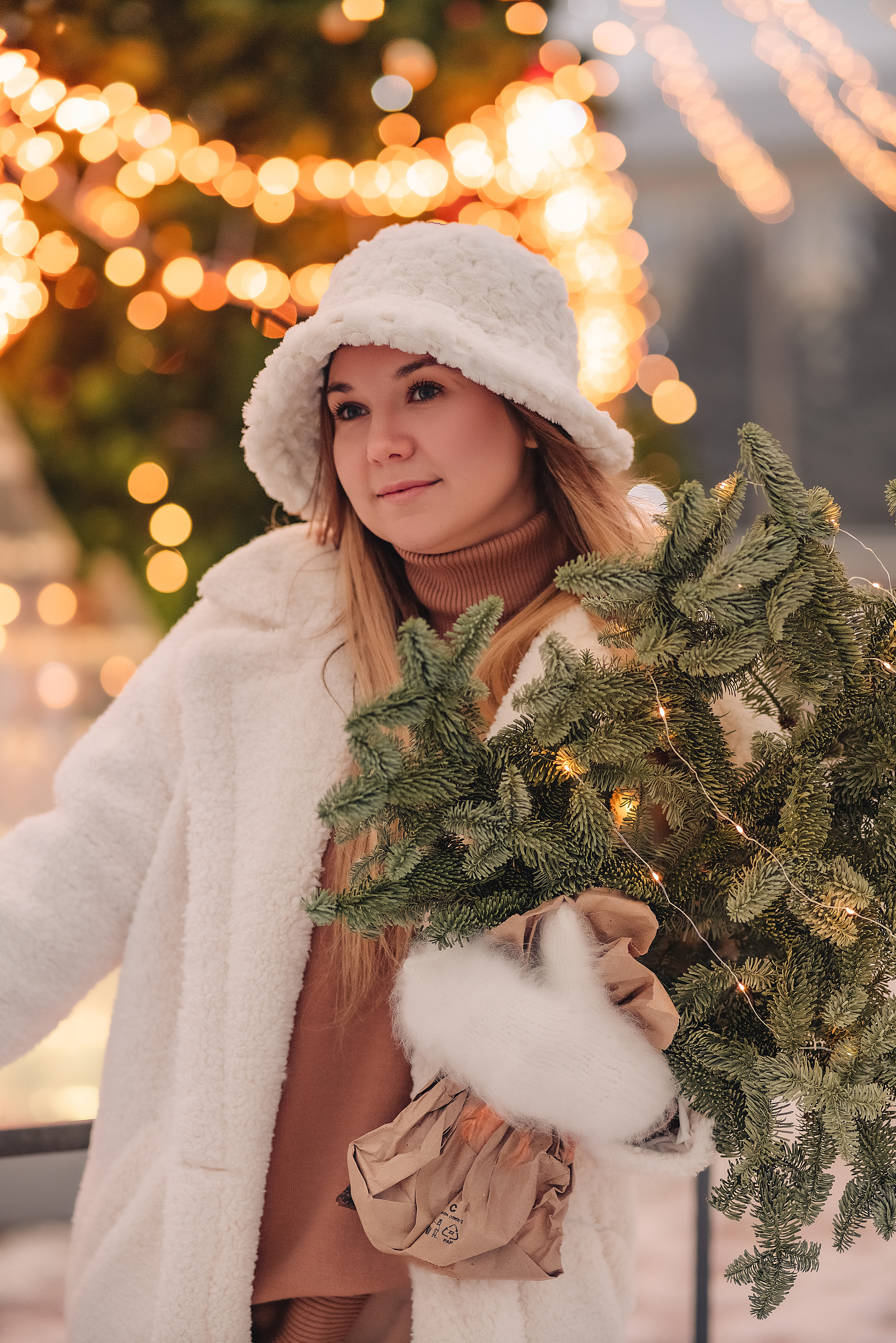 Елена | Вечерняя съёмка у ёлки. Фотограф Карина Шмулёва. Воронеж и область