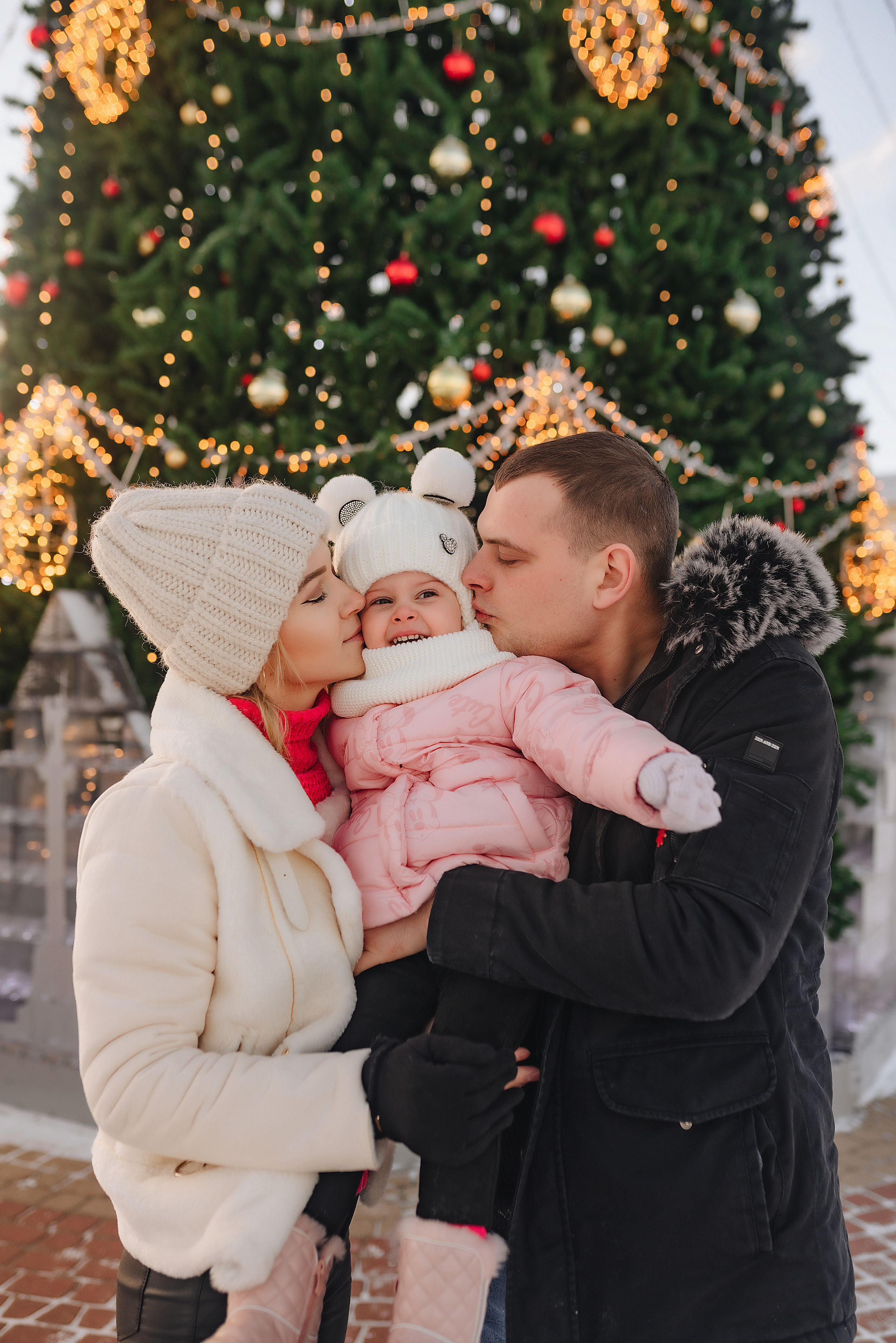 Прогулка у ёлки. Фотограф Карина Шмулёва. Воронеж и область