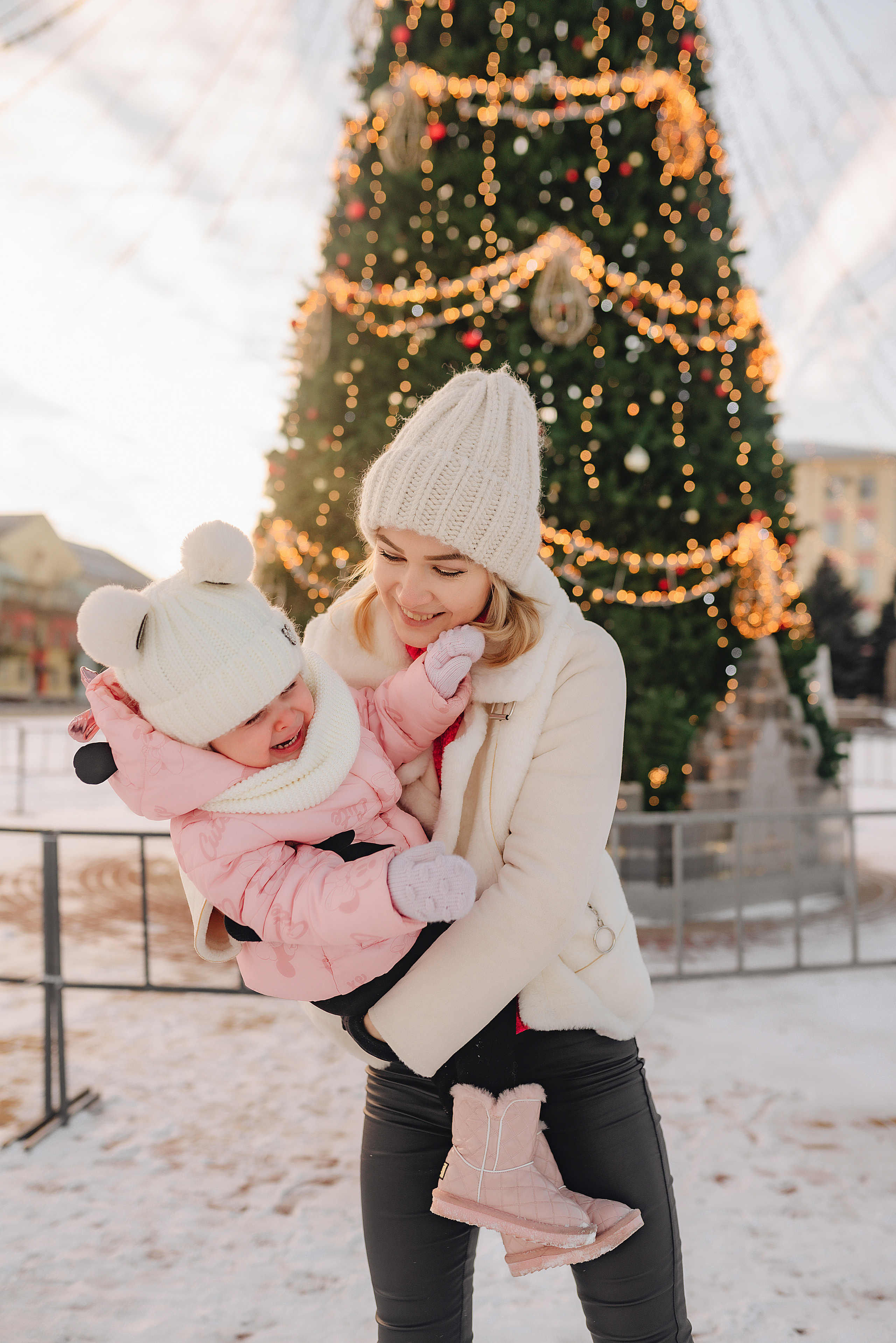 Прогулка у ёлки. Фотограф Карина Шмулёва. Воронеж и область