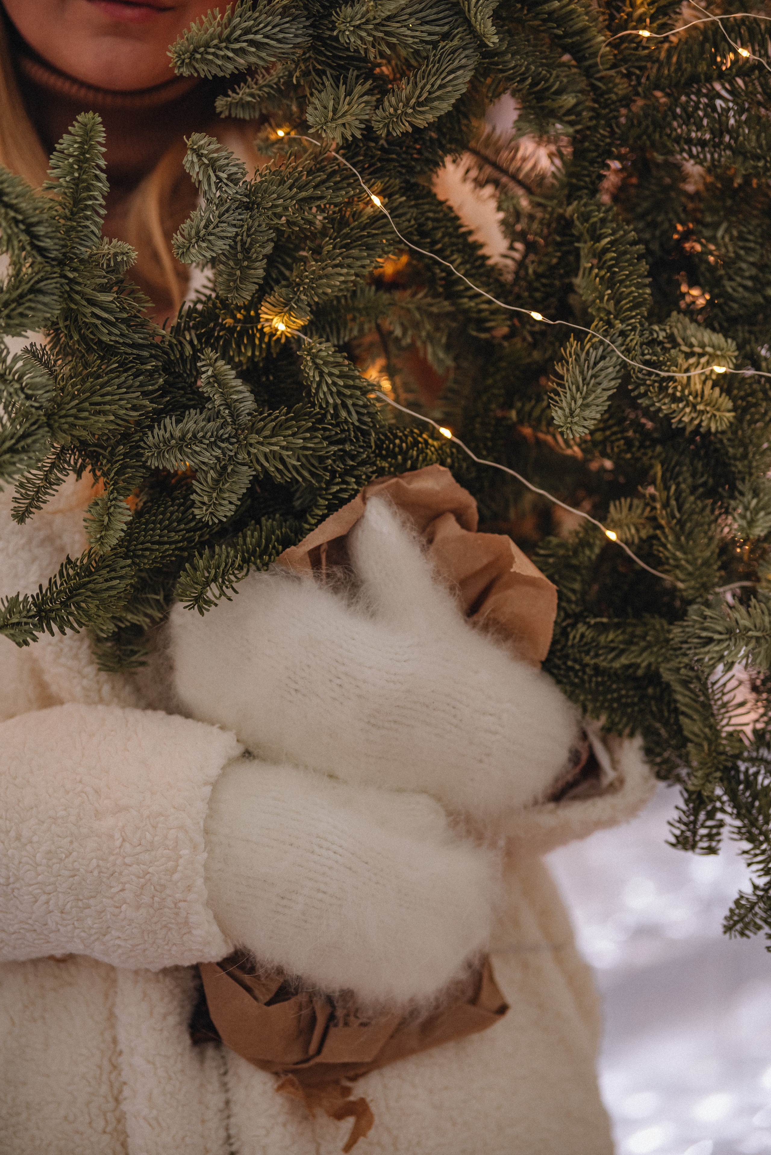 Елена | Вечерняя съёмка у ёлки. Фотограф Карина Шмулёва. Воронеж и область