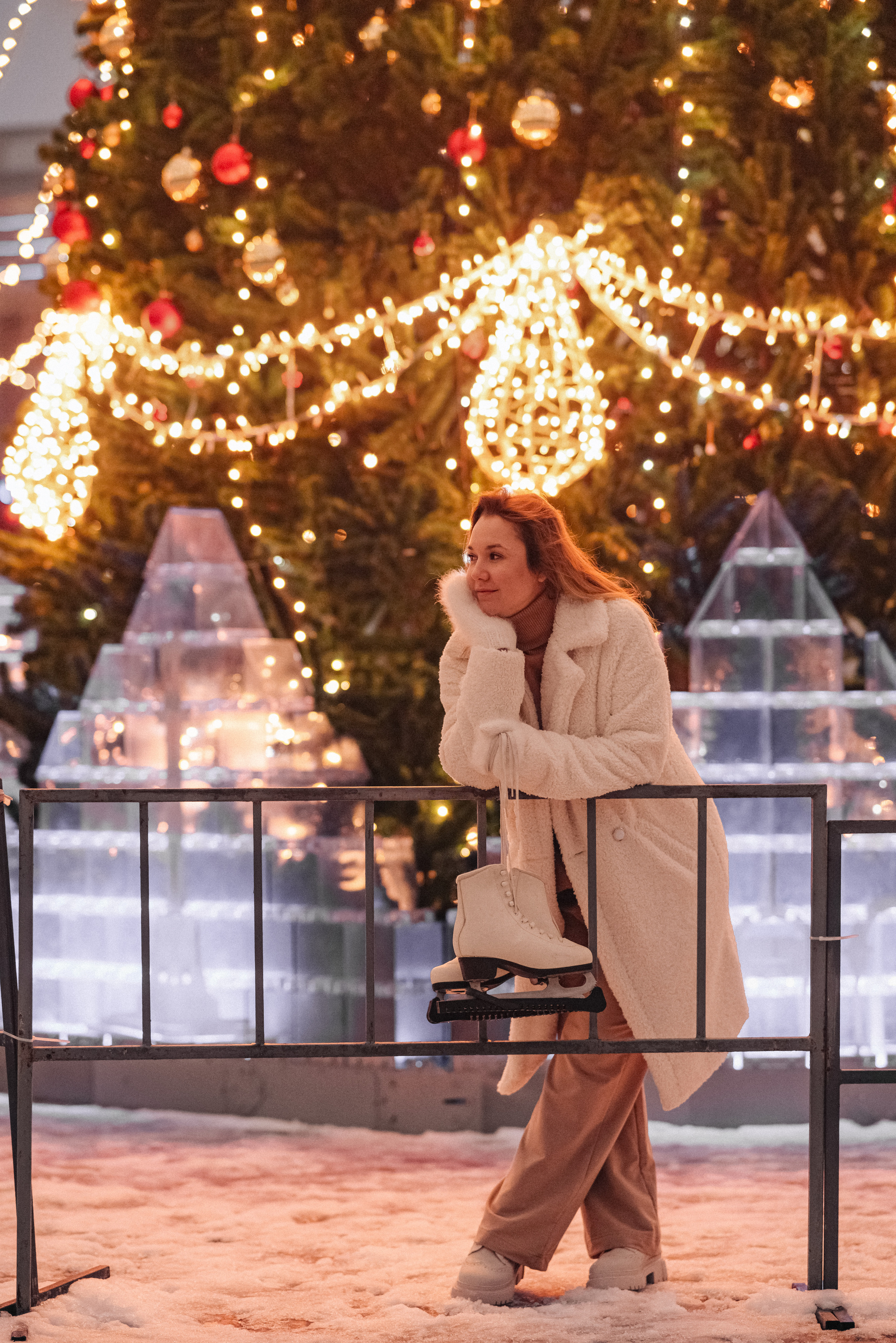 Елена | Вечерняя съёмка у ёлки. Фотограф Карина Шмулёва. Воронеж и область