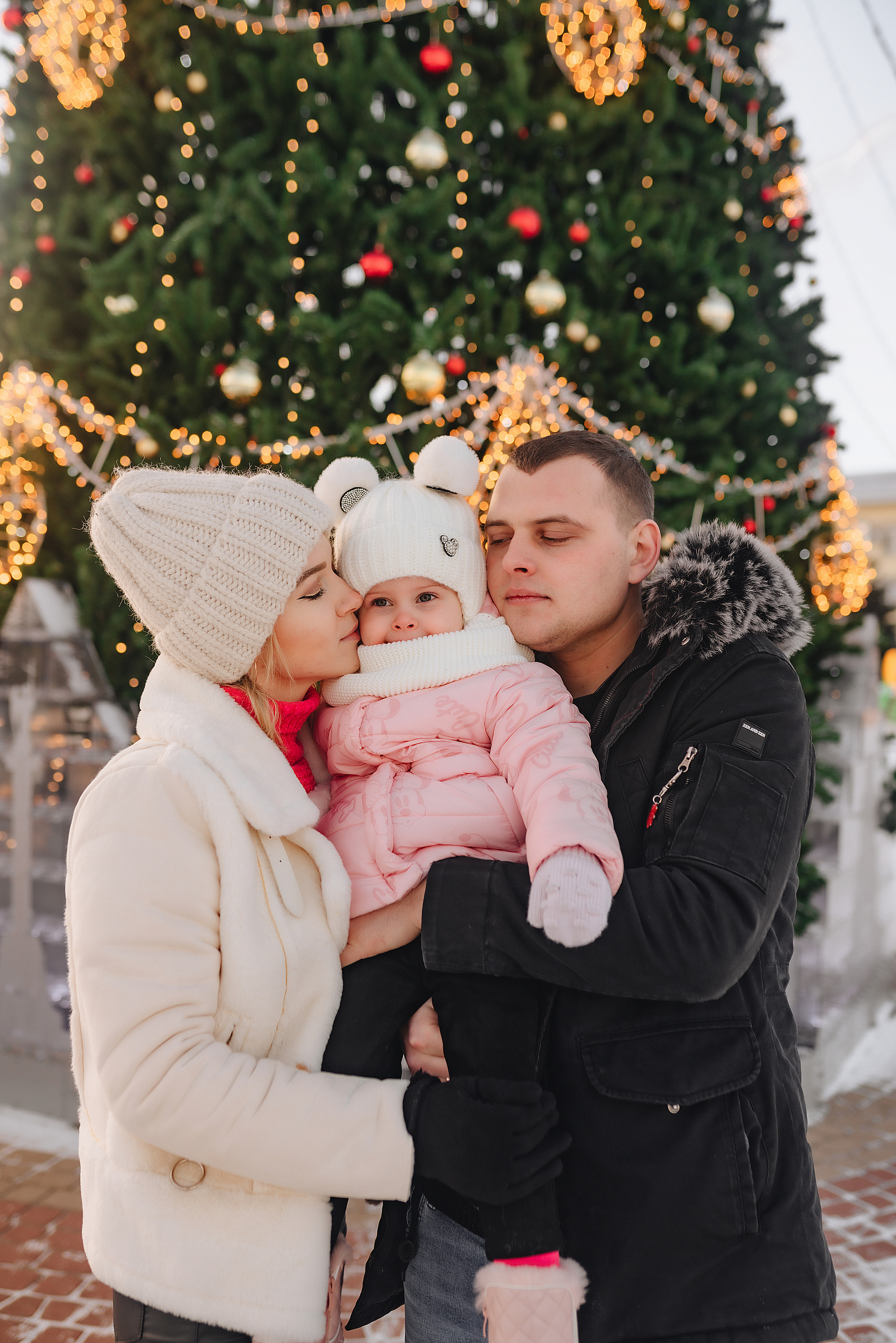 Прогулка у ёлки. Фотограф Карина Шмулёва. Воронеж и область