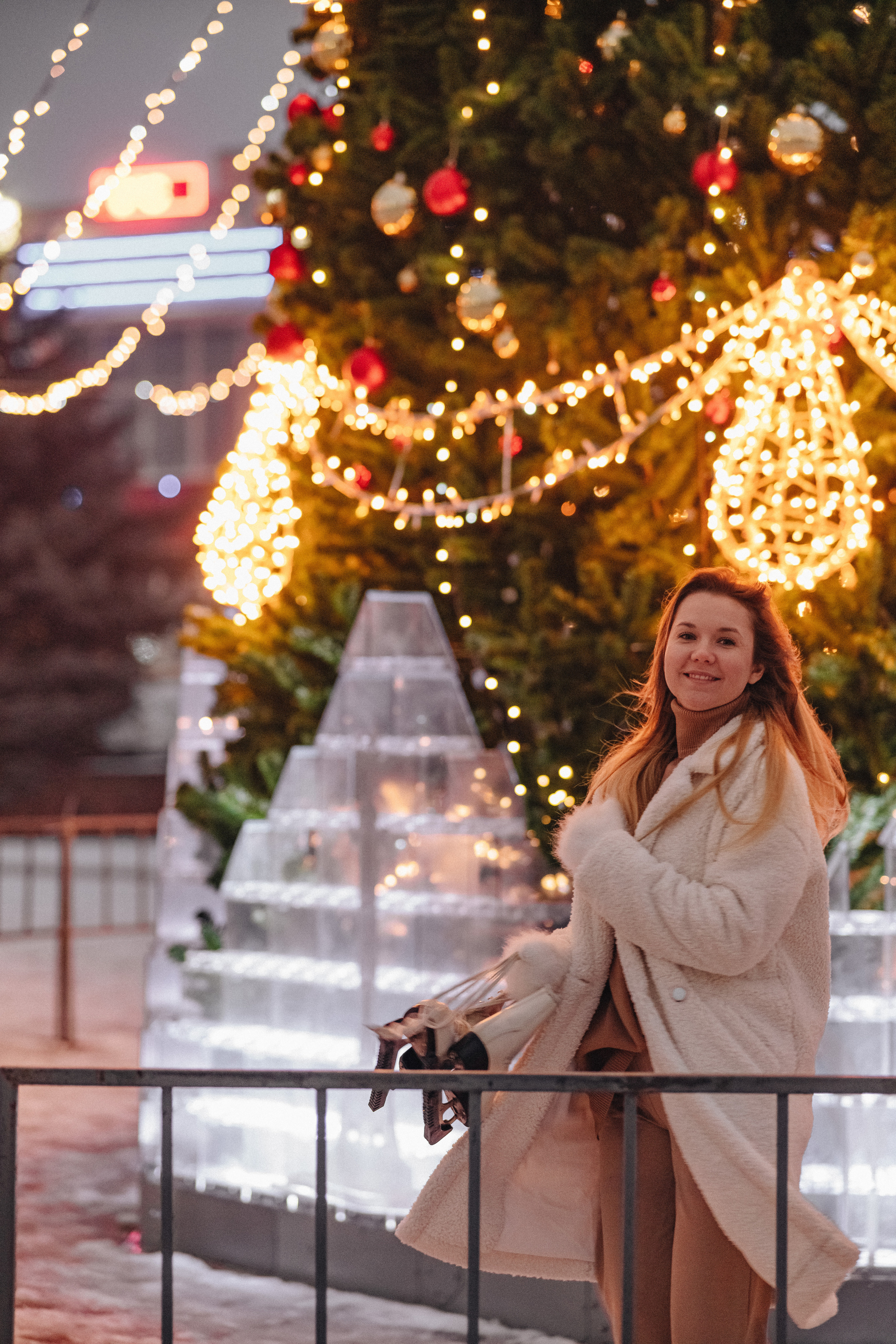Елена | Вечерняя съёмка у ёлки. Фотограф Карина Шмулёва. Воронеж и область