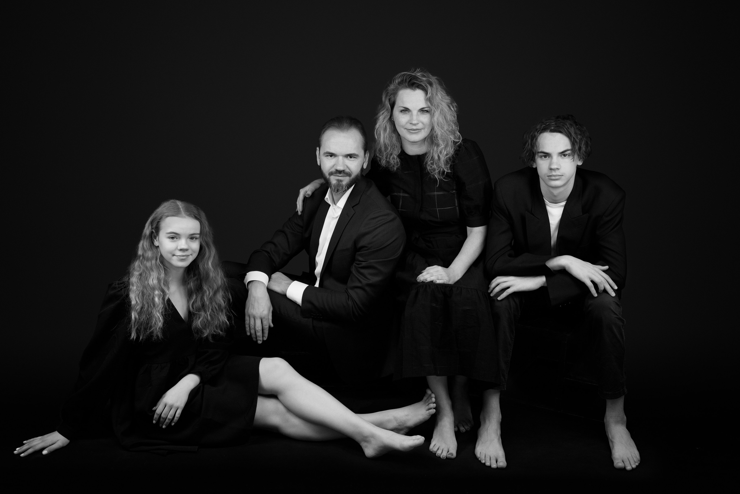 A portrait session for a family. Headshot & portrait photographer Alexei Shendrick