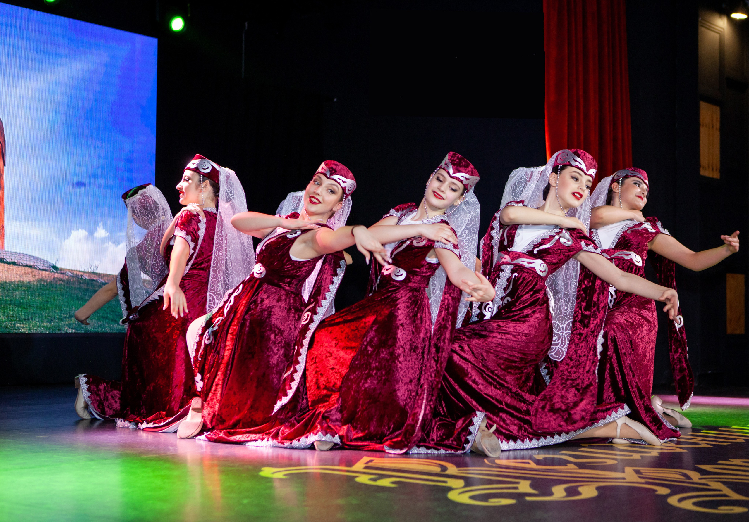 Концерт «День материнства и красоты». Olya Posnimay