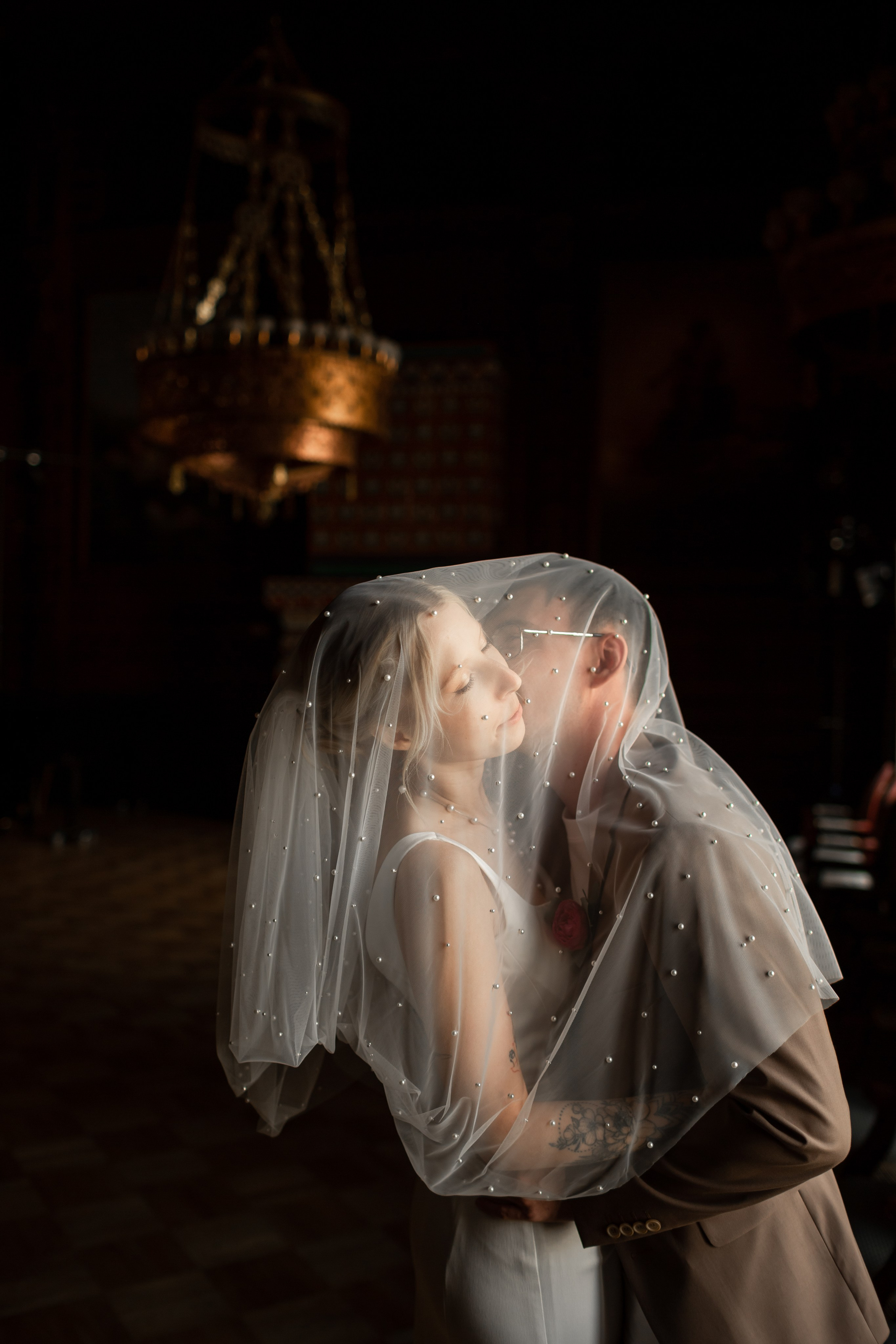 Свадебная фотосессия во дворцах Петербурга. Свадебный фотограф Кирилл Белый