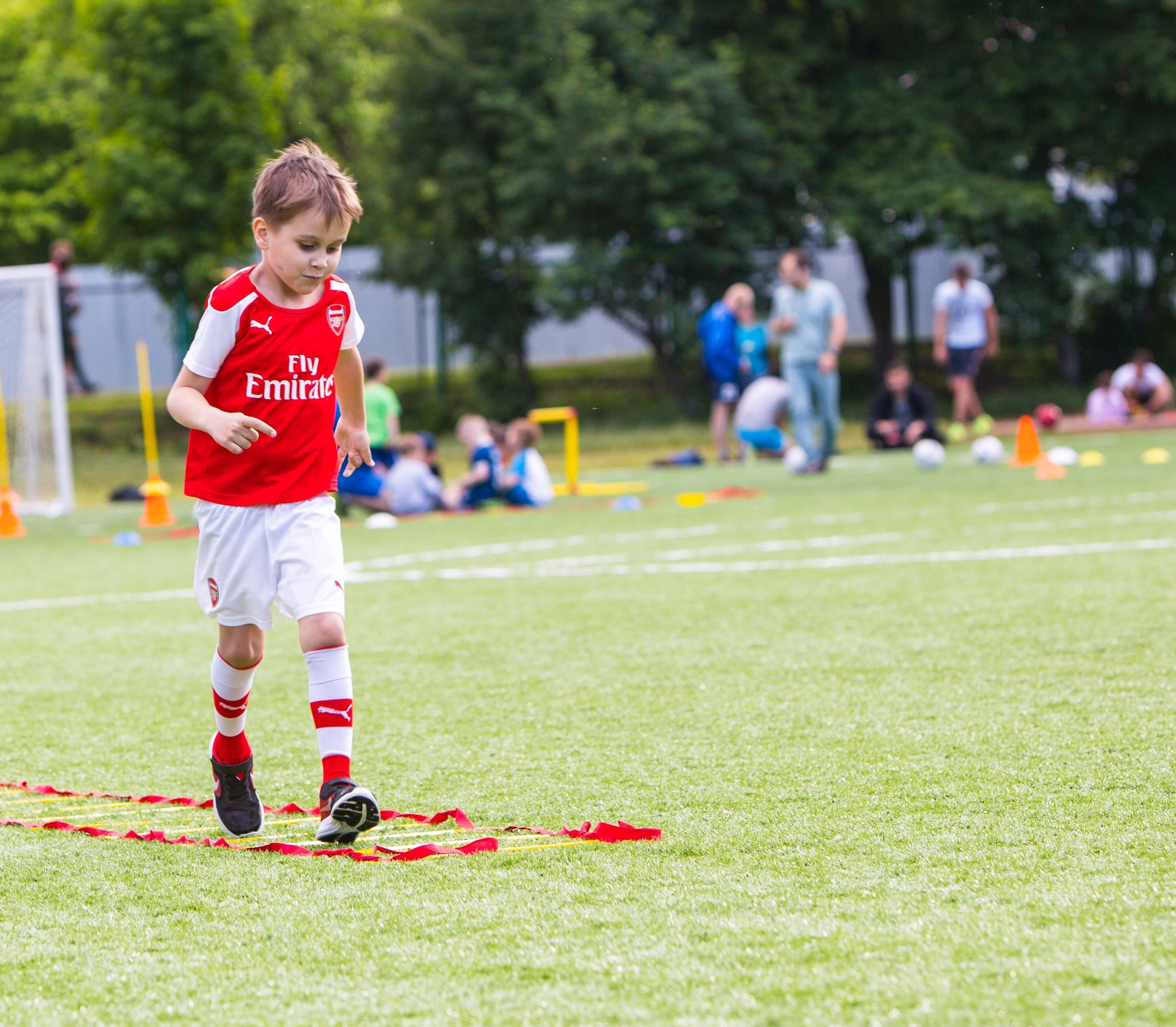 Футбольная школа «Юниор» — фото тренировок и игр. Выпускные альбомы для школы и детского сада — школьный фотограф Подольск, Троицк, Щербинка, Москва