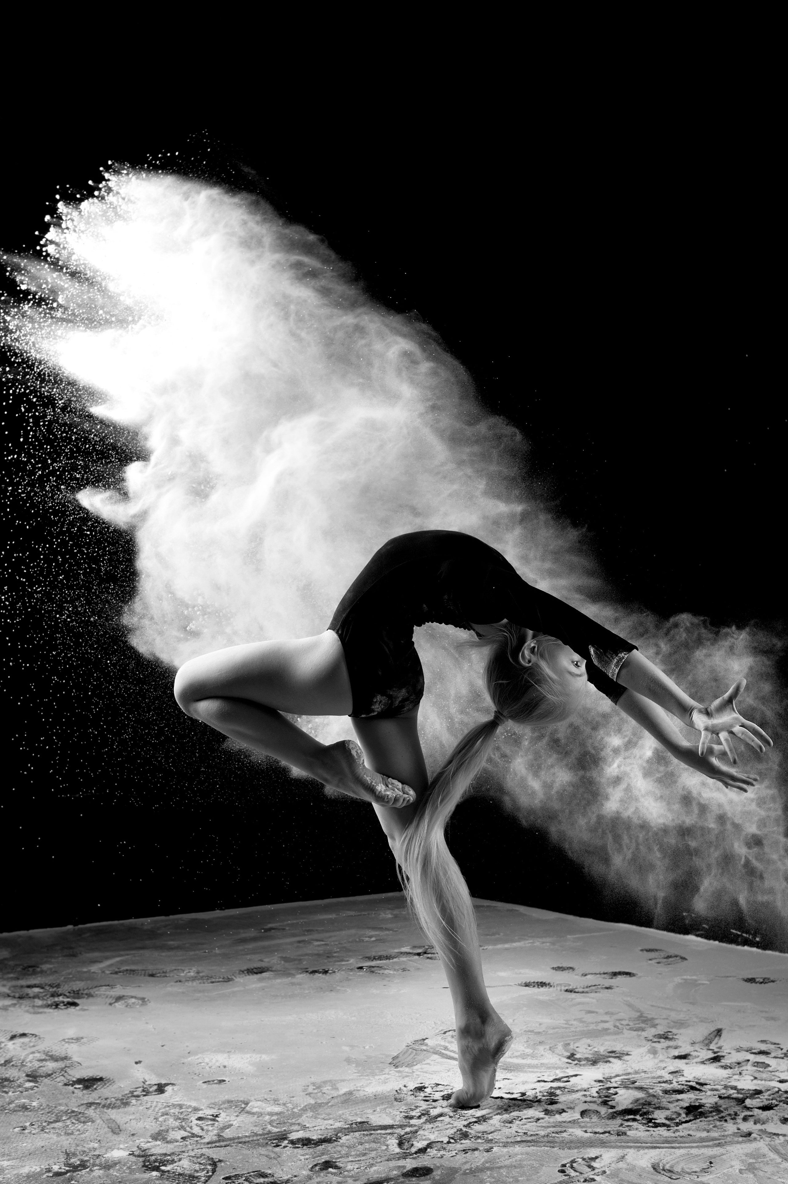 Фотосессия с мукой. Фотограф Евгения Соколова