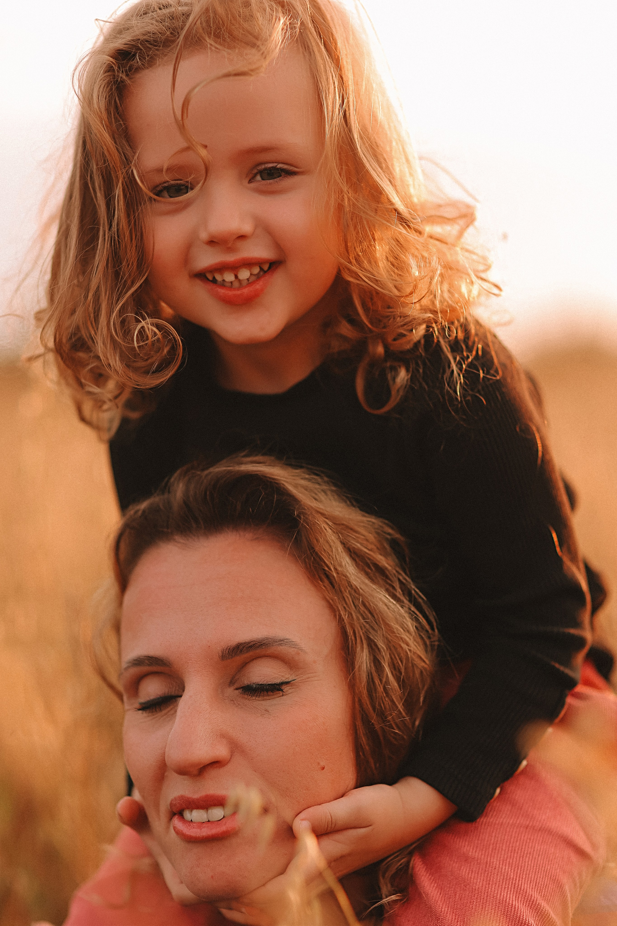 Поле. Семейный фотограф Тюмень, фотограф на роды Салмина Мария