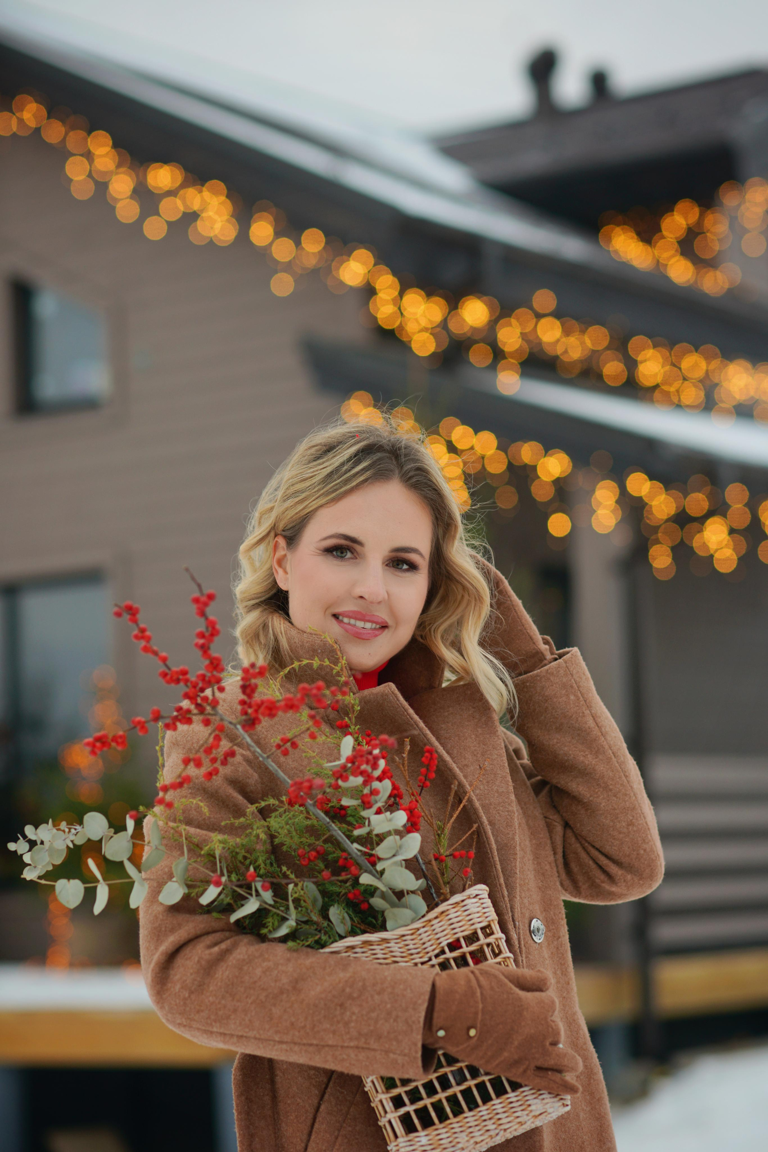 Семейная фотосессия для мамы и дочек в фотодоме. Фотодача — загородный дом для съемок в Домодедово, Московская область
