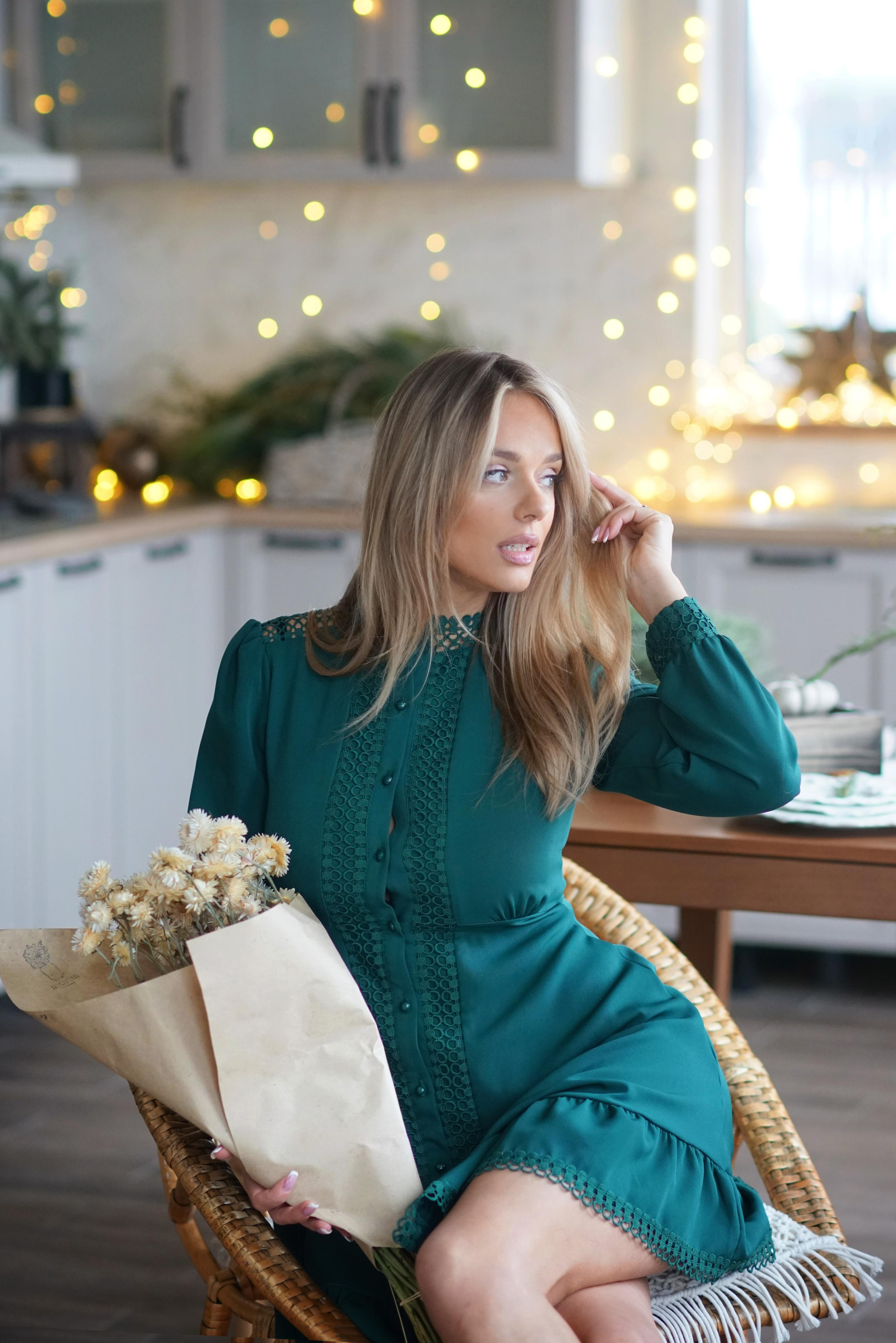 Фотосессия для Вероники, женский портрет в загородном доме зимой. Фотодача — загородный дом для съемок в Домодедово, Московская область