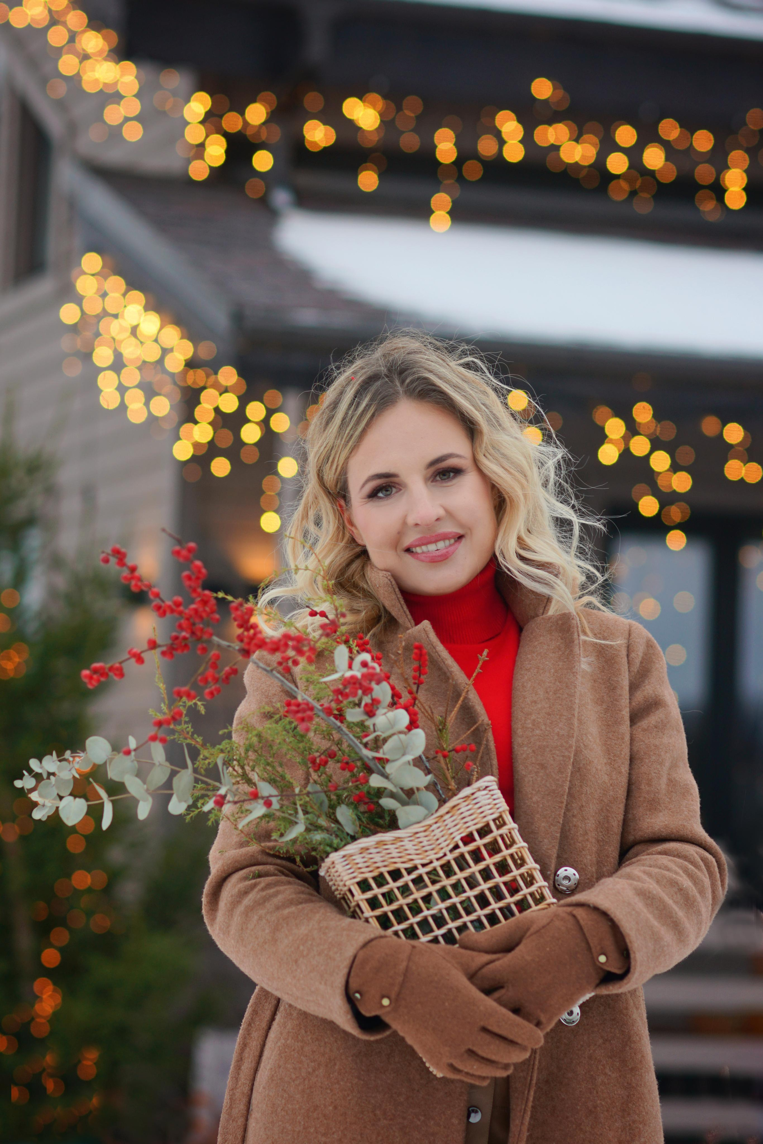 Семейная фотосессия для мамы и дочек в фотодоме. Фотодача — загородный дом для съемок в Домодедово, Московская область