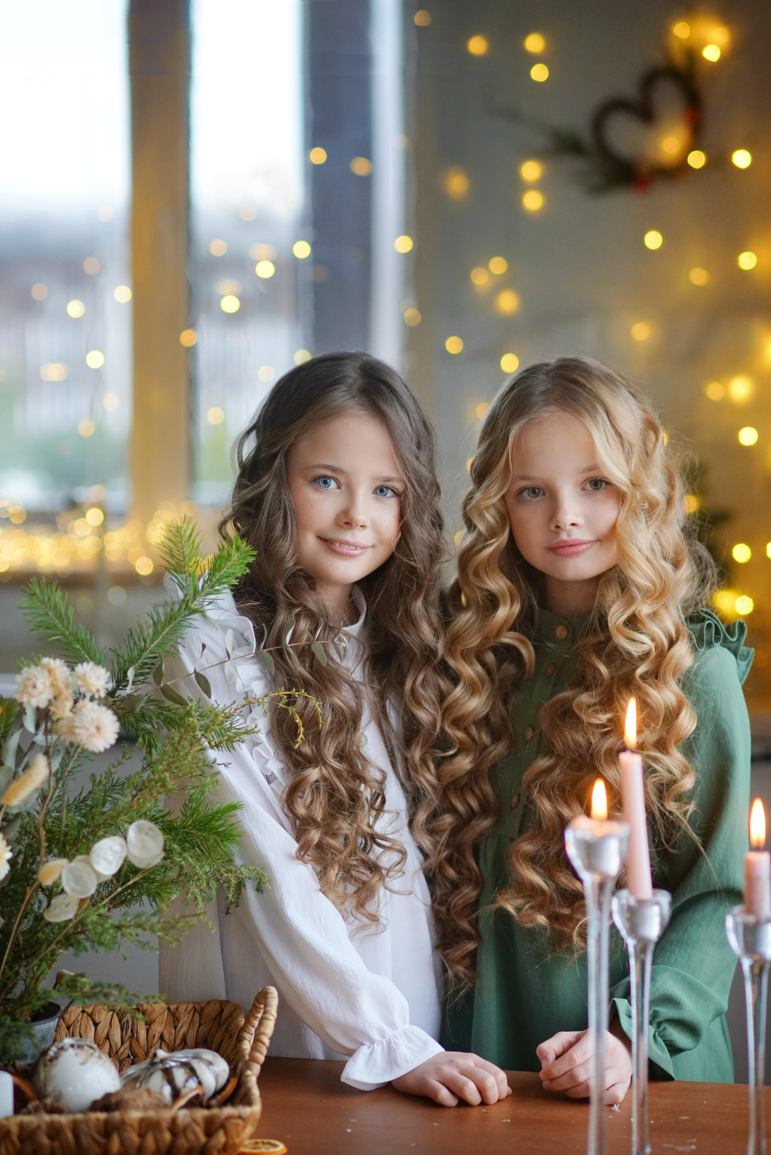 Семейная фотосессия для мамы и дочек в фотодоме. Фотодача — загородный дом для съемок в Домодедово, Московская область