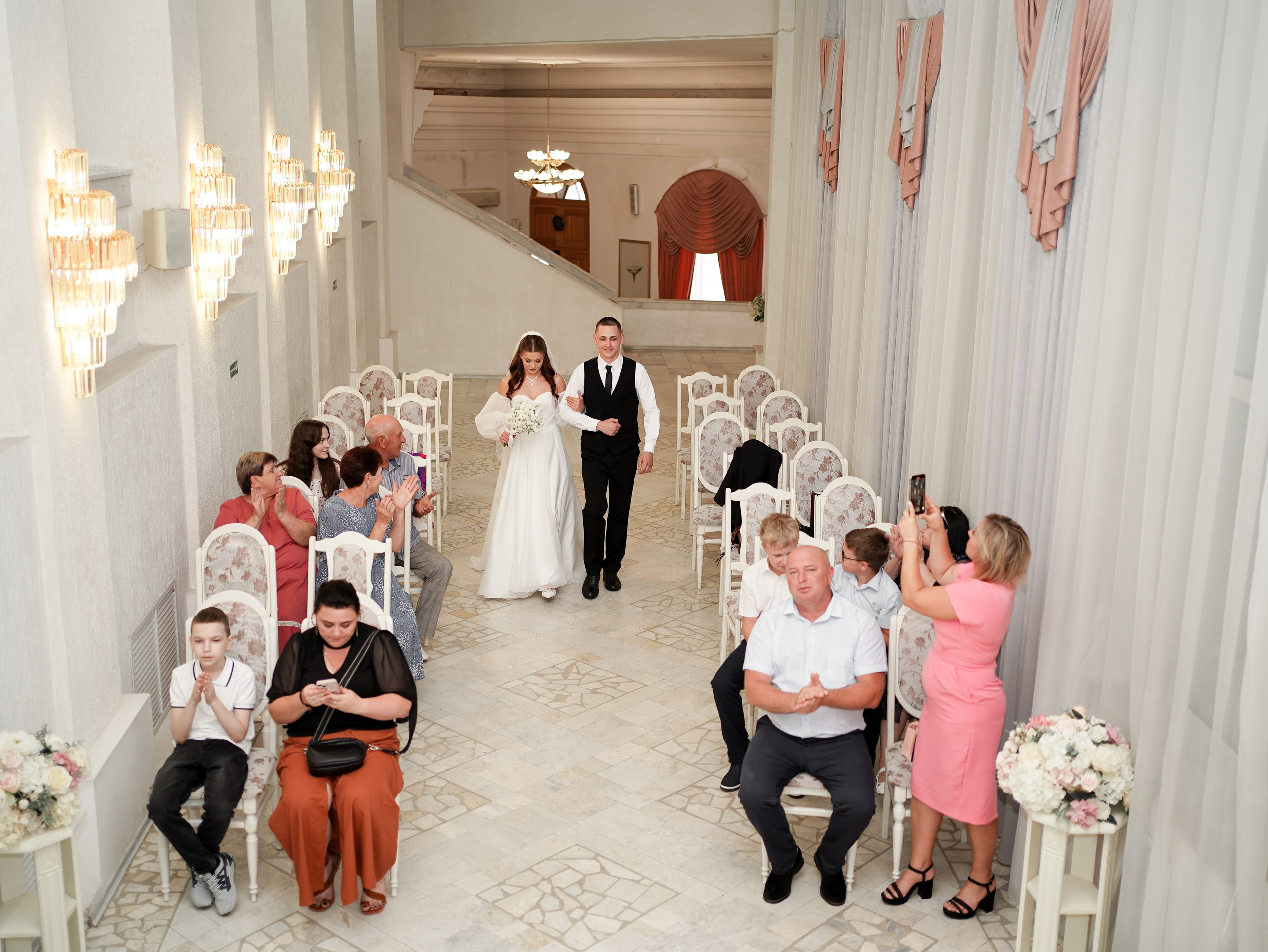 Свадебная фотосессия в Пролетарском ЗАГСе. Свадебный фотограф в Ростове-на-Дону. Таинство Крещения и Венчания, семейные фотосессии. Алёна Чёботова