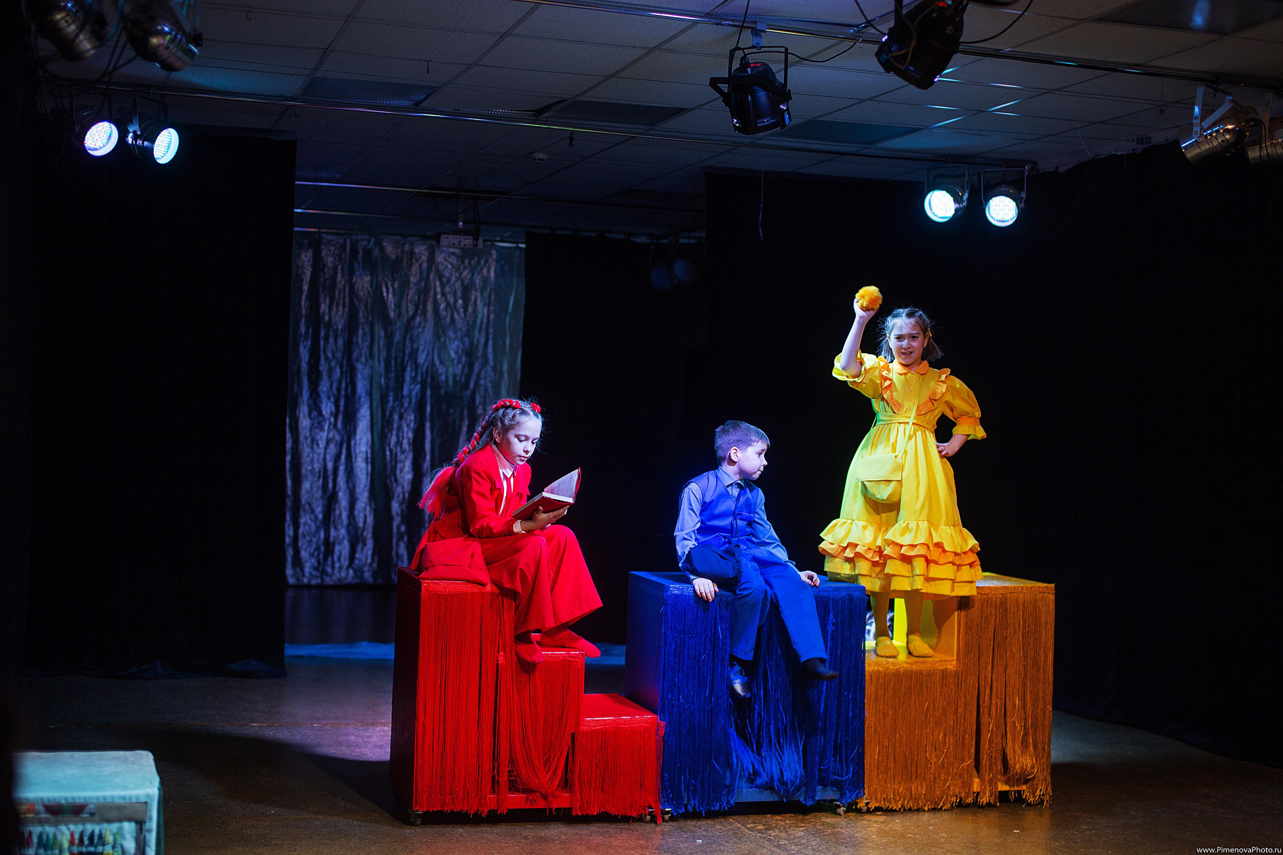 Карандаши «Театрум» ДТЦ, февраль. Семейный и детский фотограф в Петрозаводске