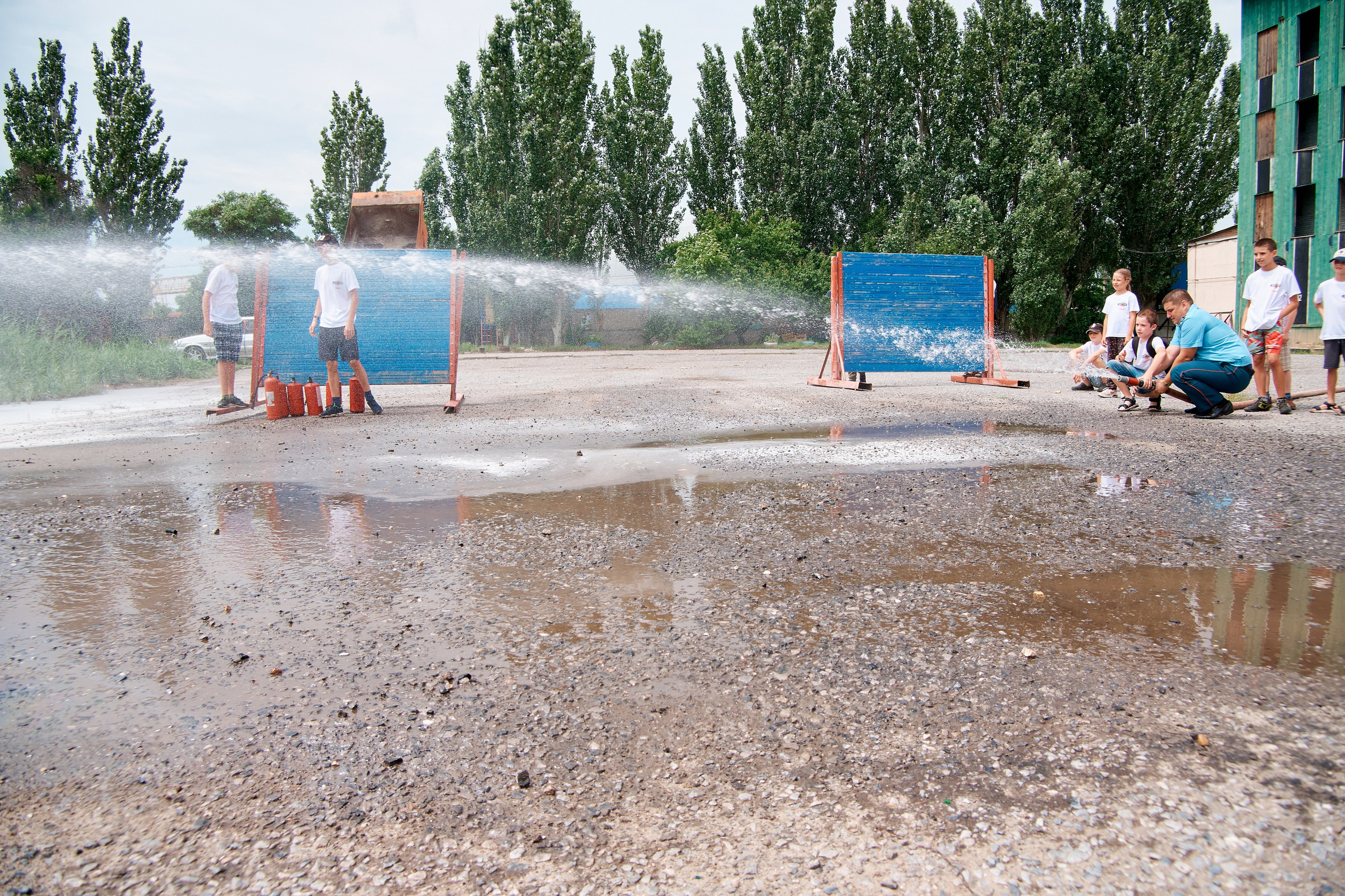 Детский лагерь ДЮНА. Поход в «Пожарно-спасательную часть № 22». Фотограф Таганрог Анна Трайжон