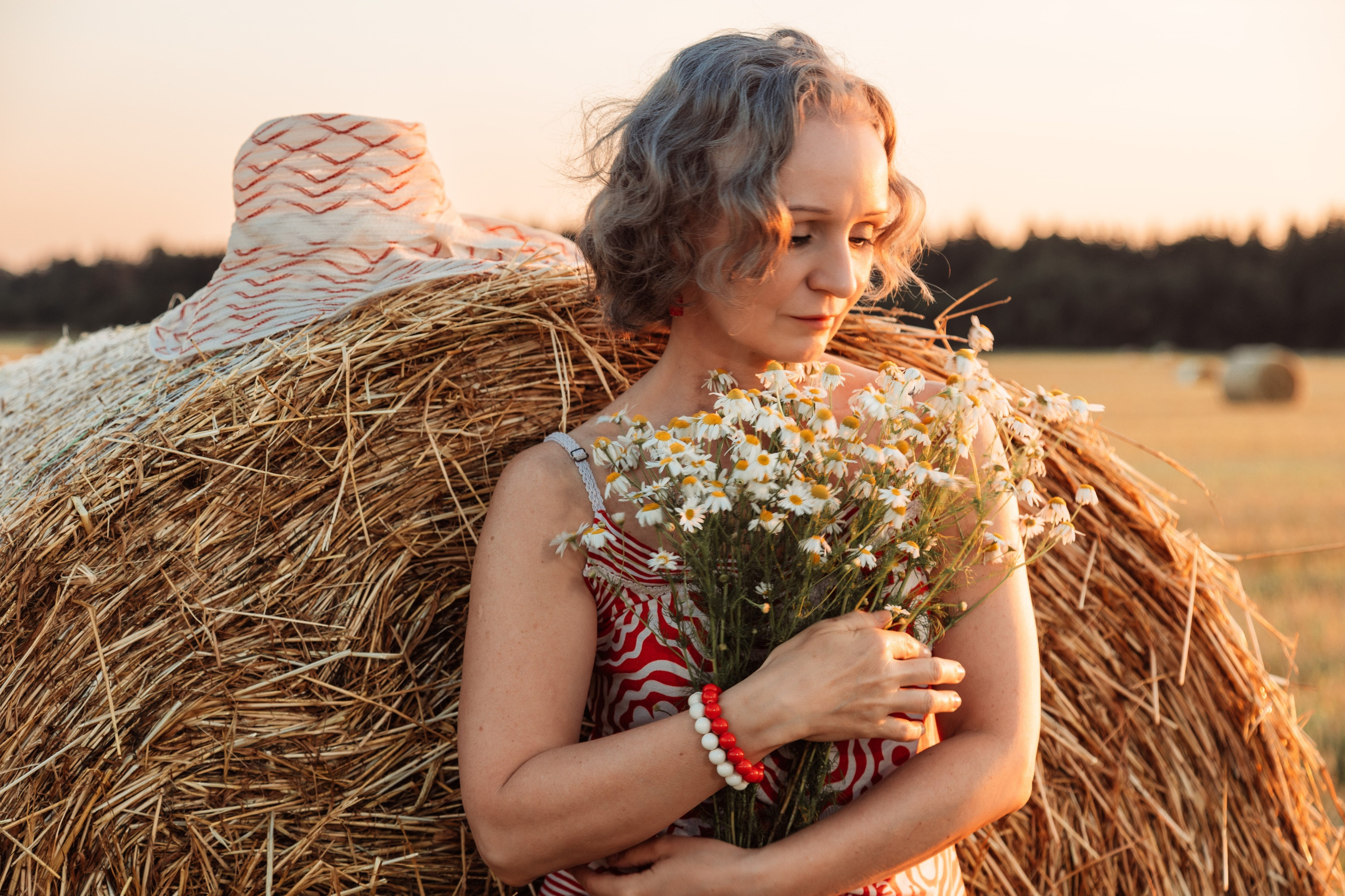 2025-08-03. Анжела на сене