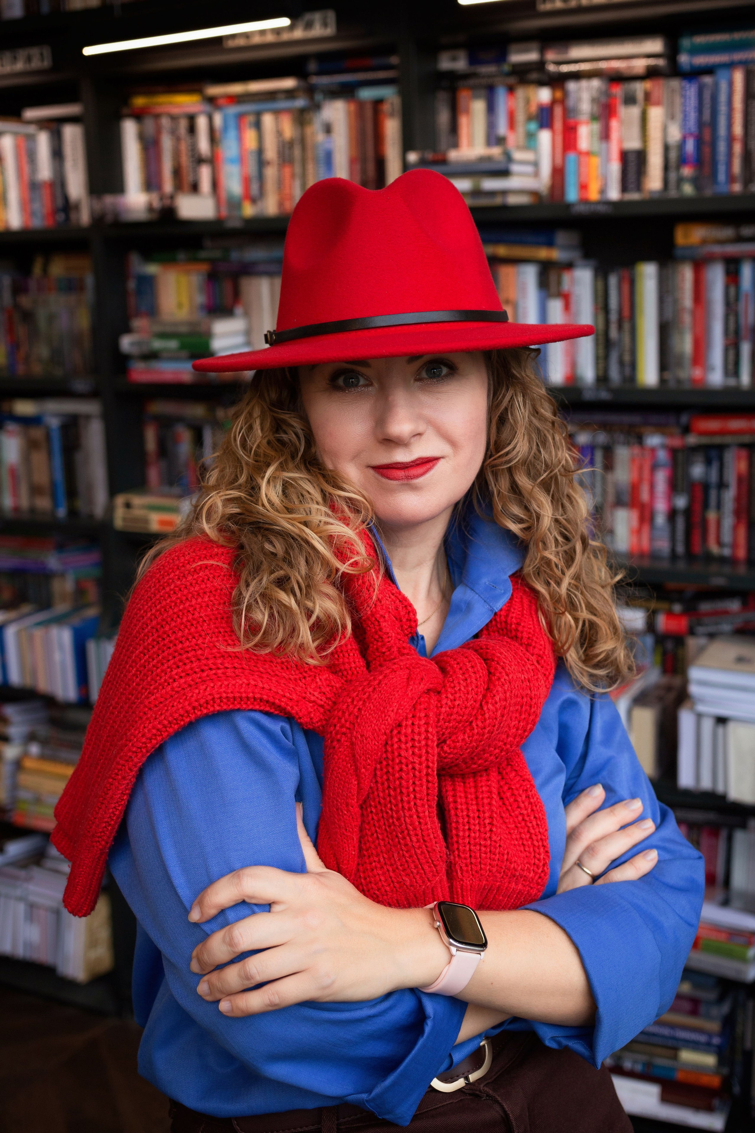 Фотосессия в СПб и книжном магазине Подписные издания. Портретные фотосессии, контент-съемки, репортаж