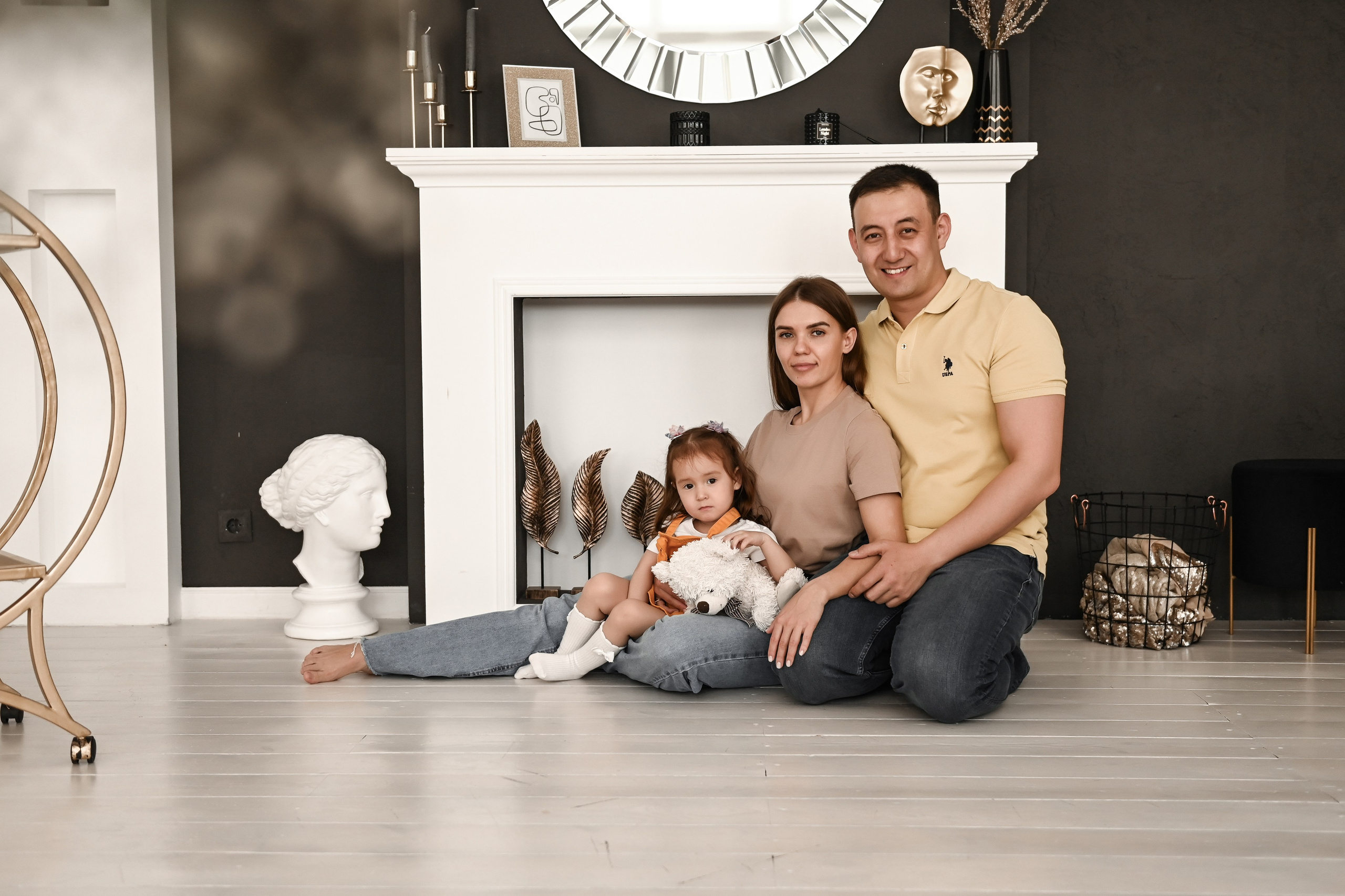 Семейная студийная  фотосессия 2. Свадебный, семейный, детский, контент фотограф в Омске Максим Ильин