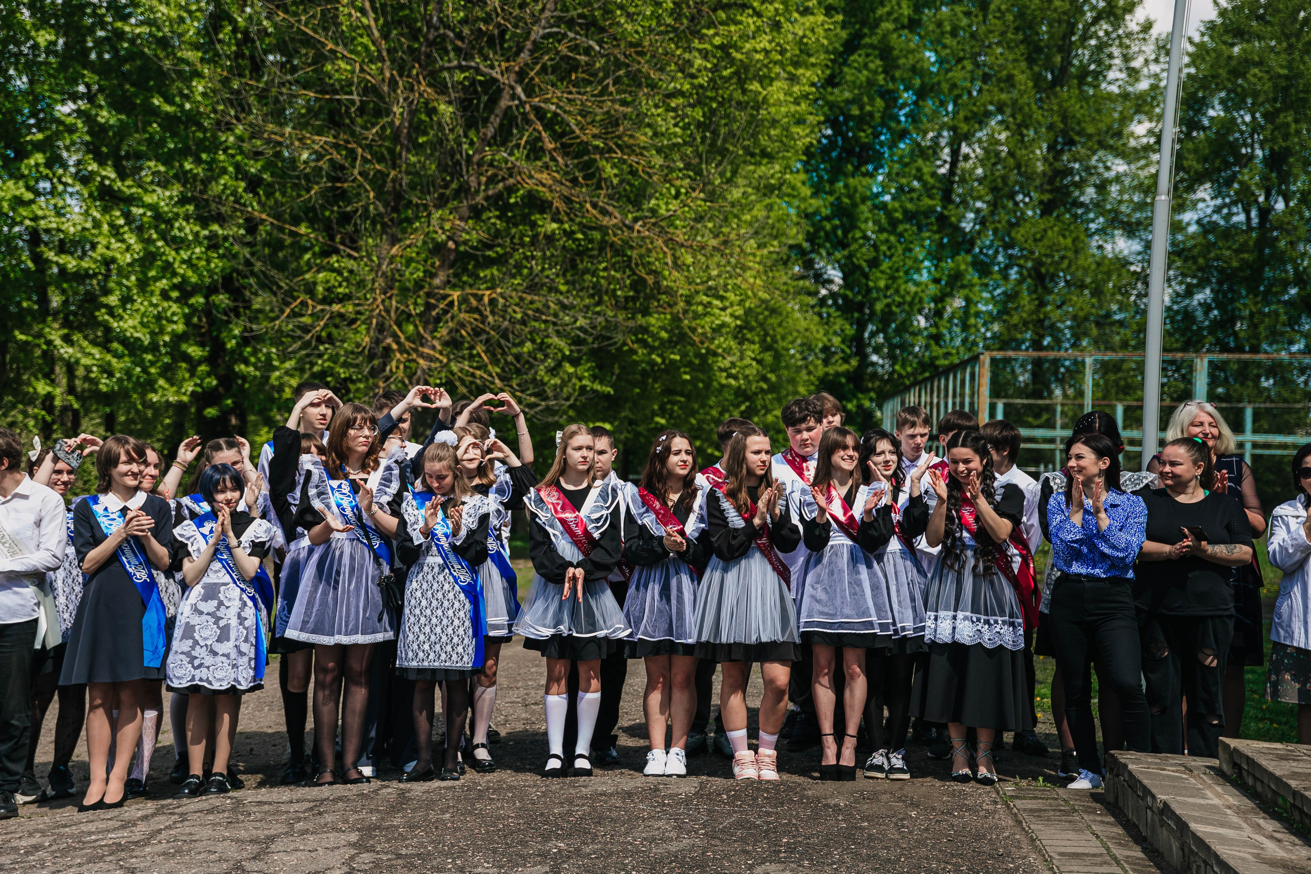 Последний звонок 9А класс МБОУ СОШ № 5 им. В. В. Смирнова, г. Невель. Фотограф Дарья Маташкова