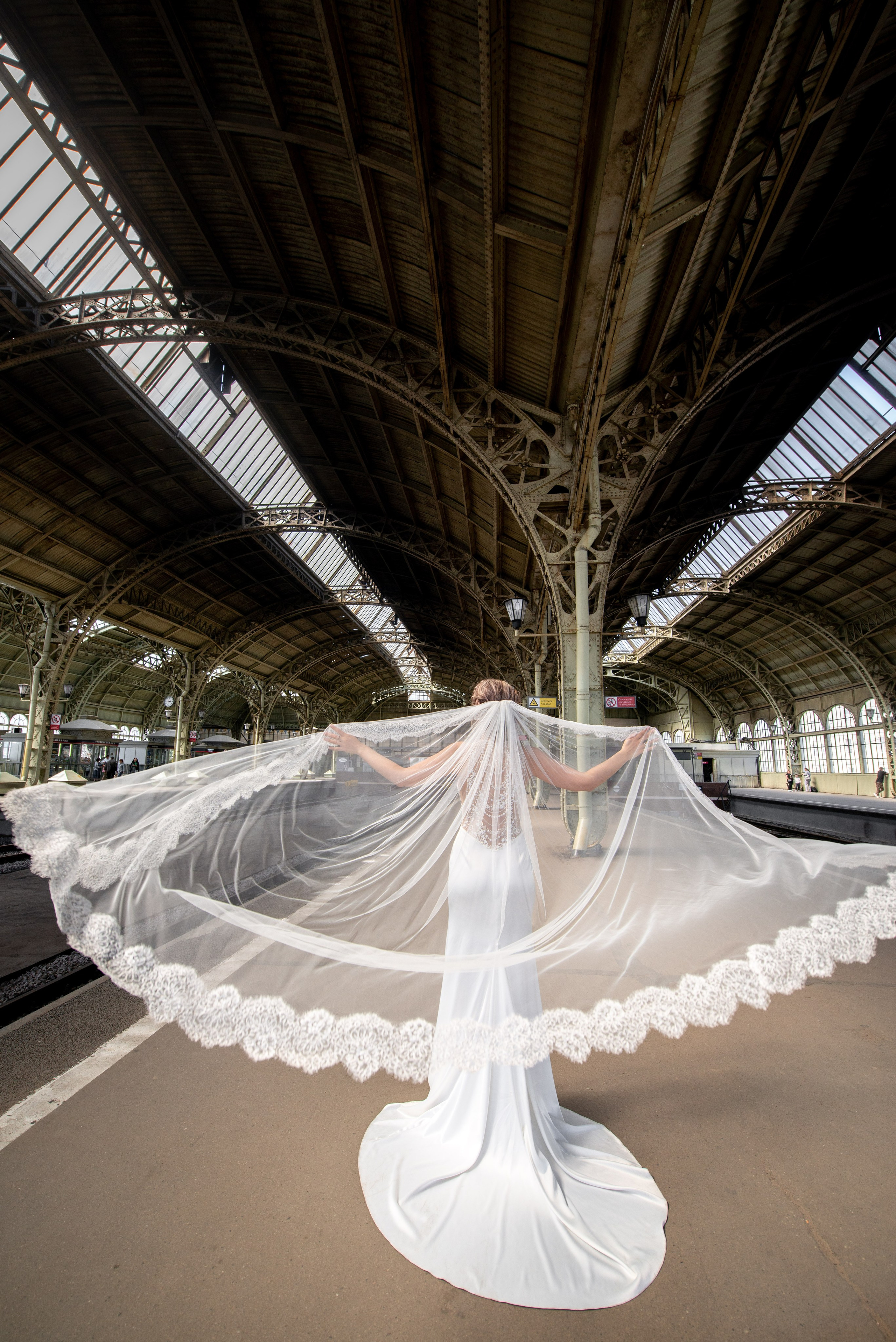 Юлия и Денис (фотосессия на Витебском вокзале и в Польском саду). Портретный, семейный и свадебный фотограф в Санкт-Петербурге и в Пушкине Ширяев Денис