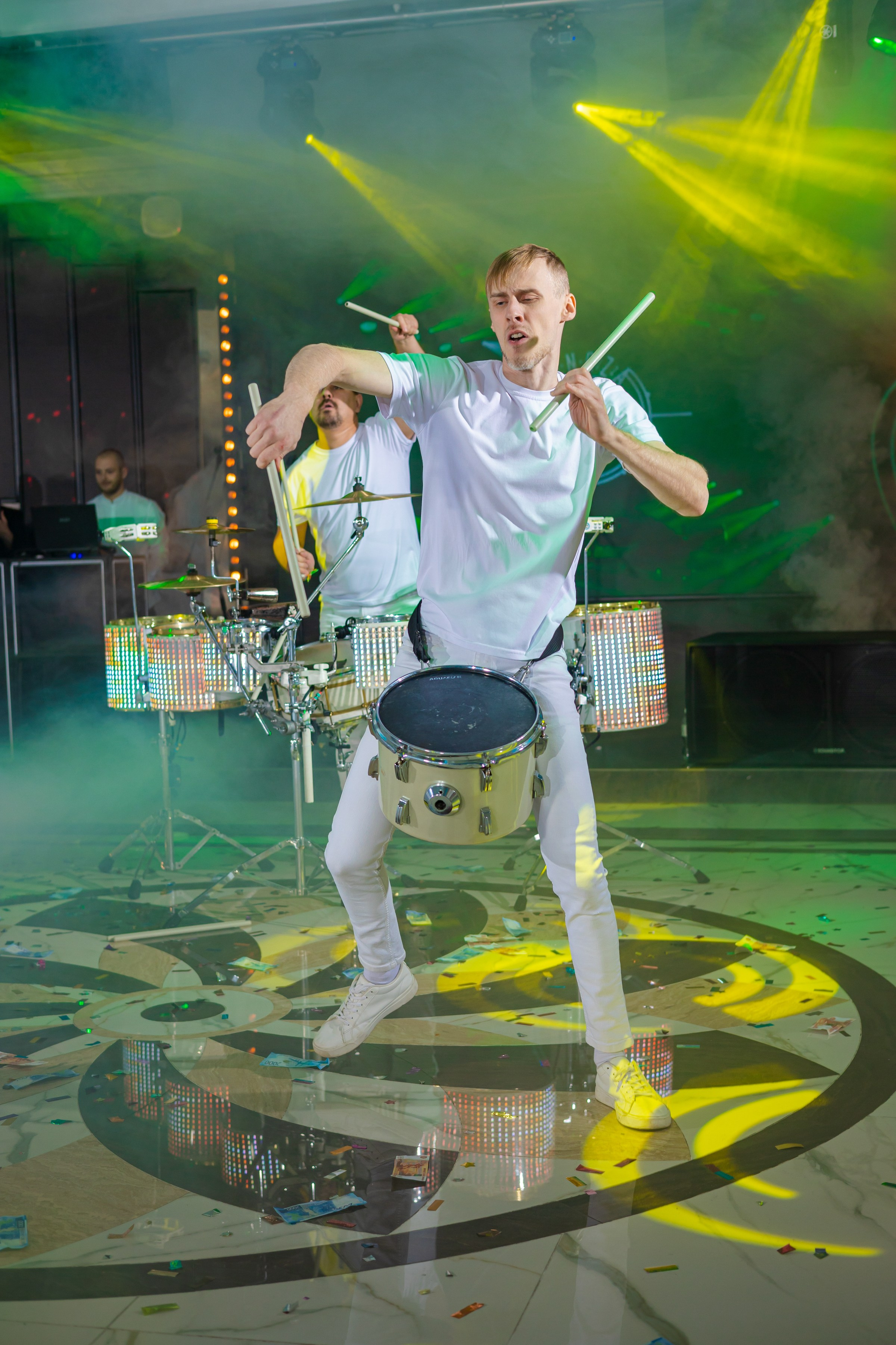 Фотографии шоу Барабанов творческого коллектива заноза Кемерово лазурный берег