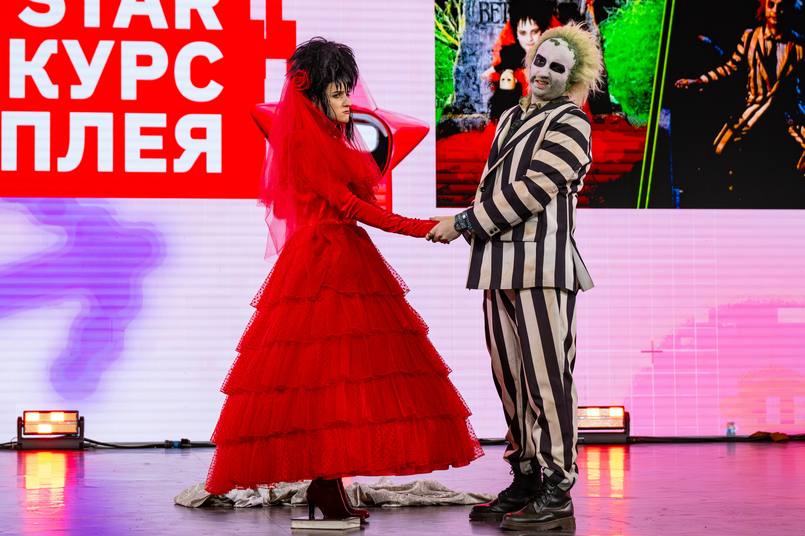 Сцена РЭД ЭКСПО 2024. Косплей фотограф