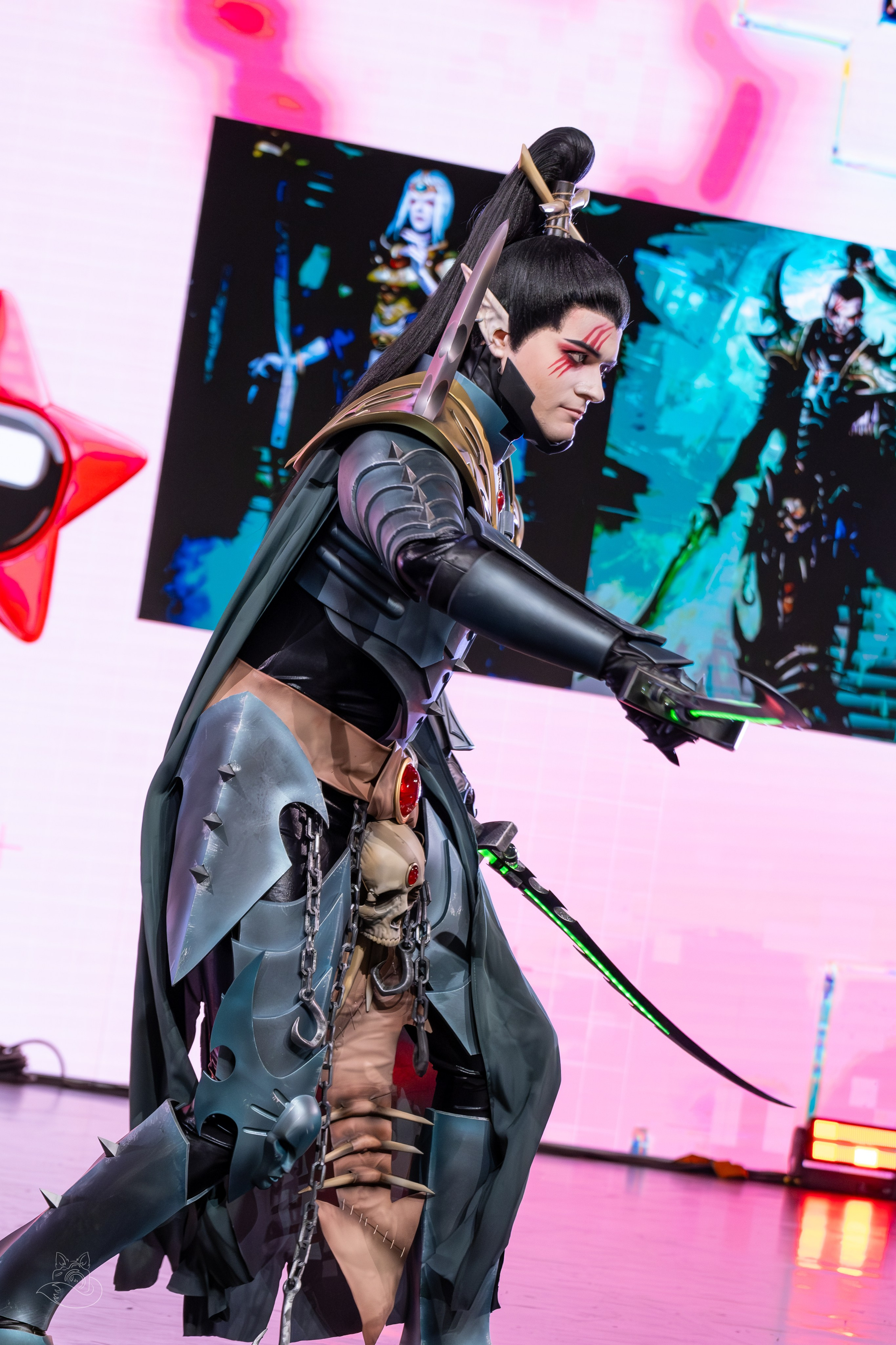 Сцена РЭД ЭКСПО 2024. Косплей фотограф