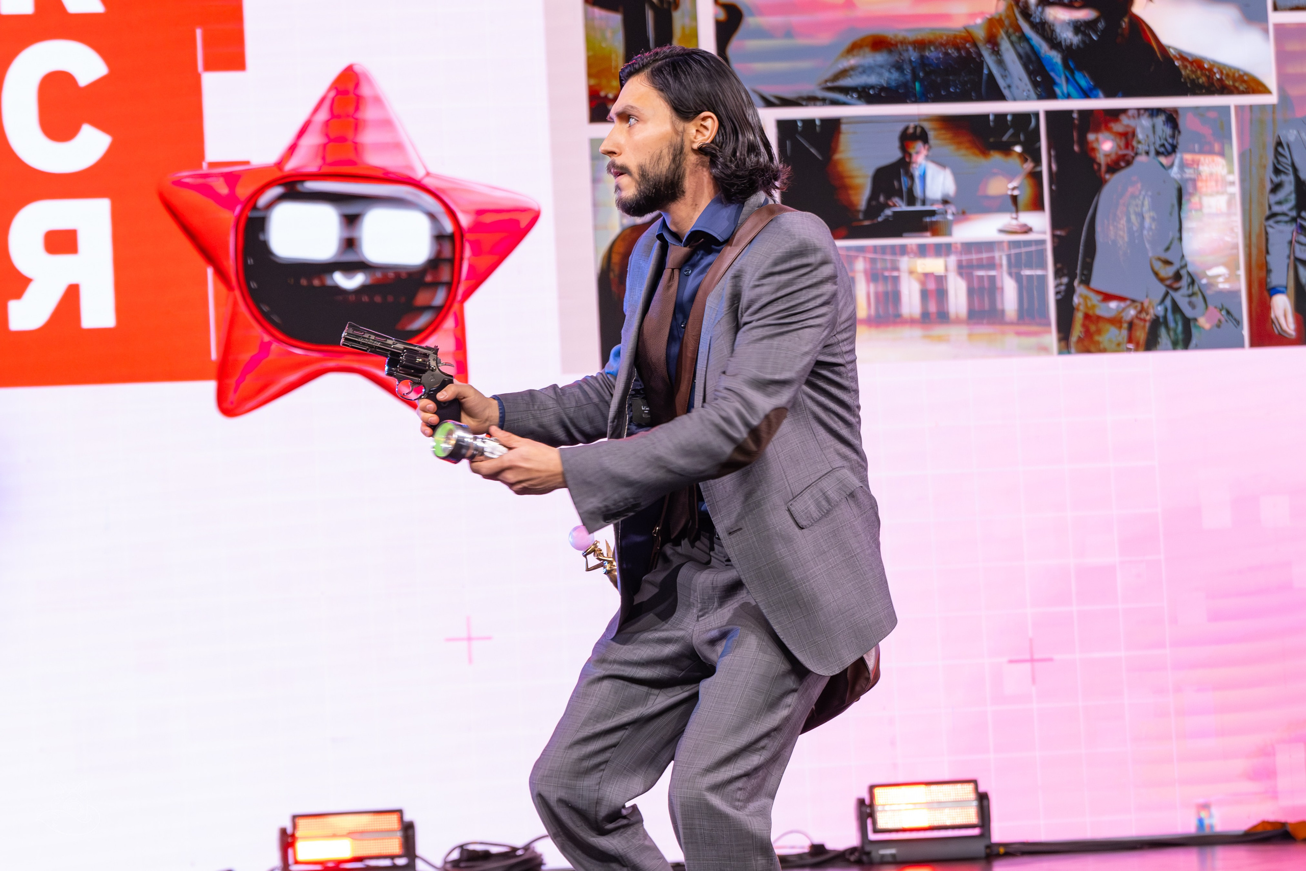 Сцена РЭД ЭКСПО 2024. Косплей фотограф