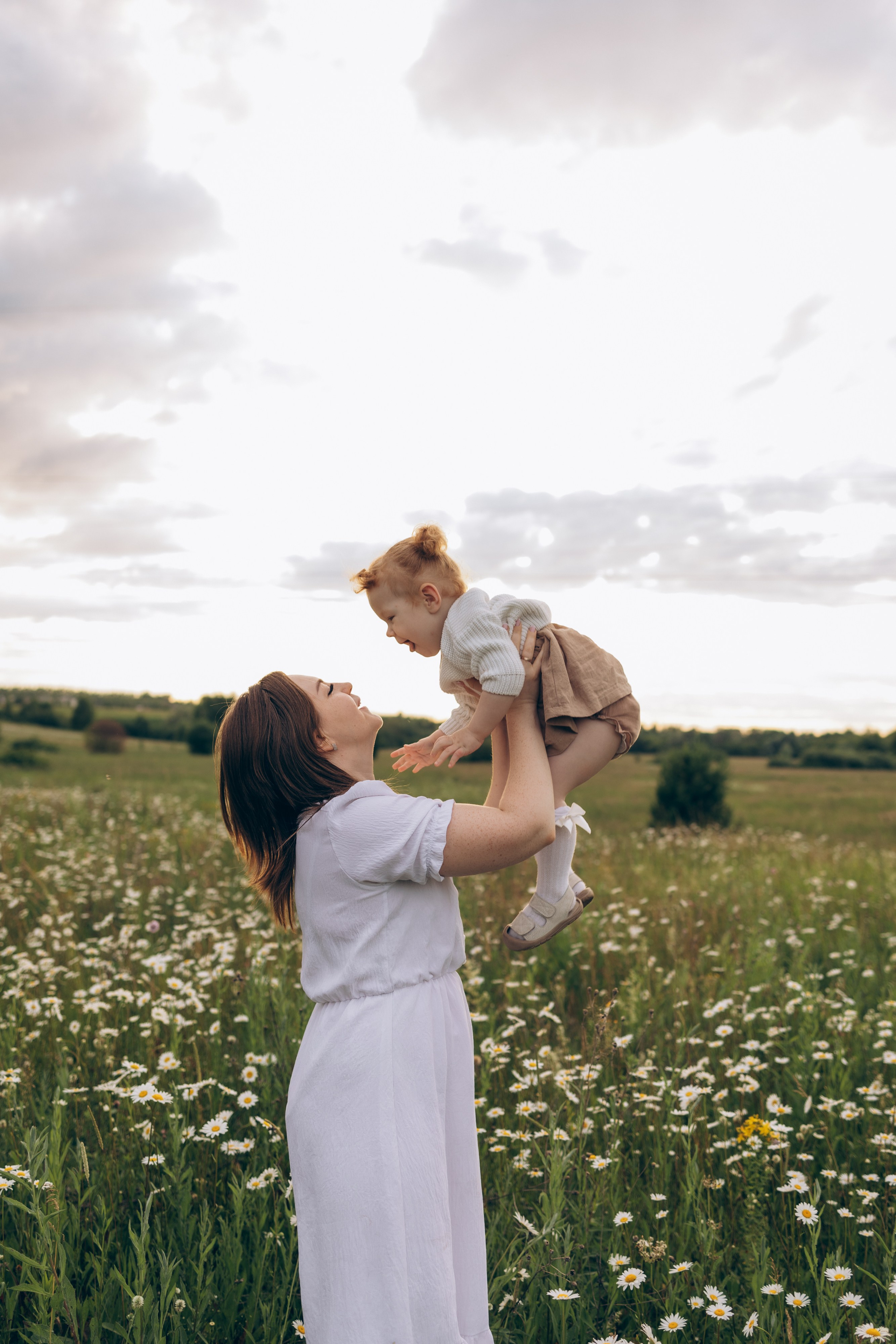 Мира и ромашки