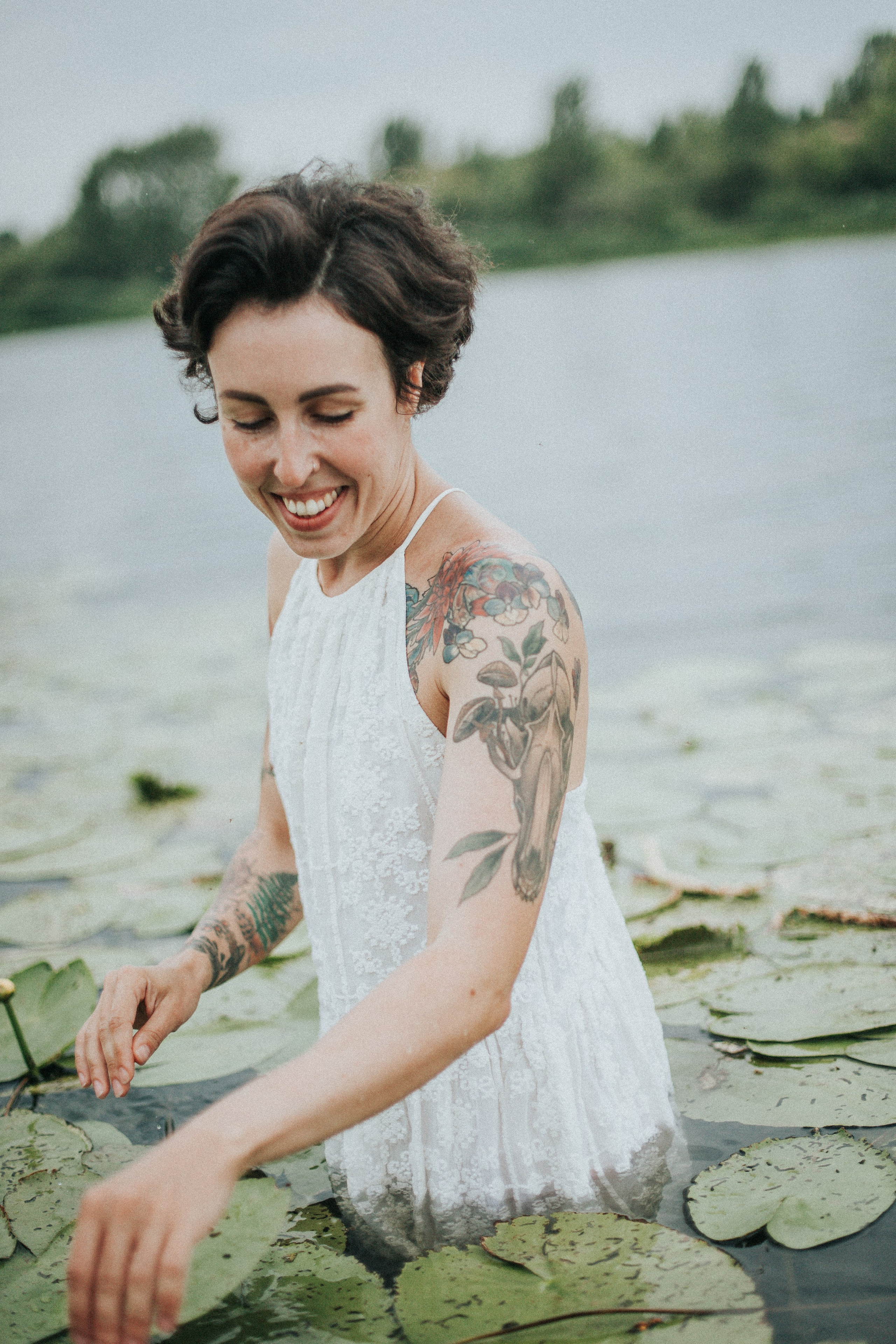 Есенин у реки. Фотограф в Нижнем Новгороде