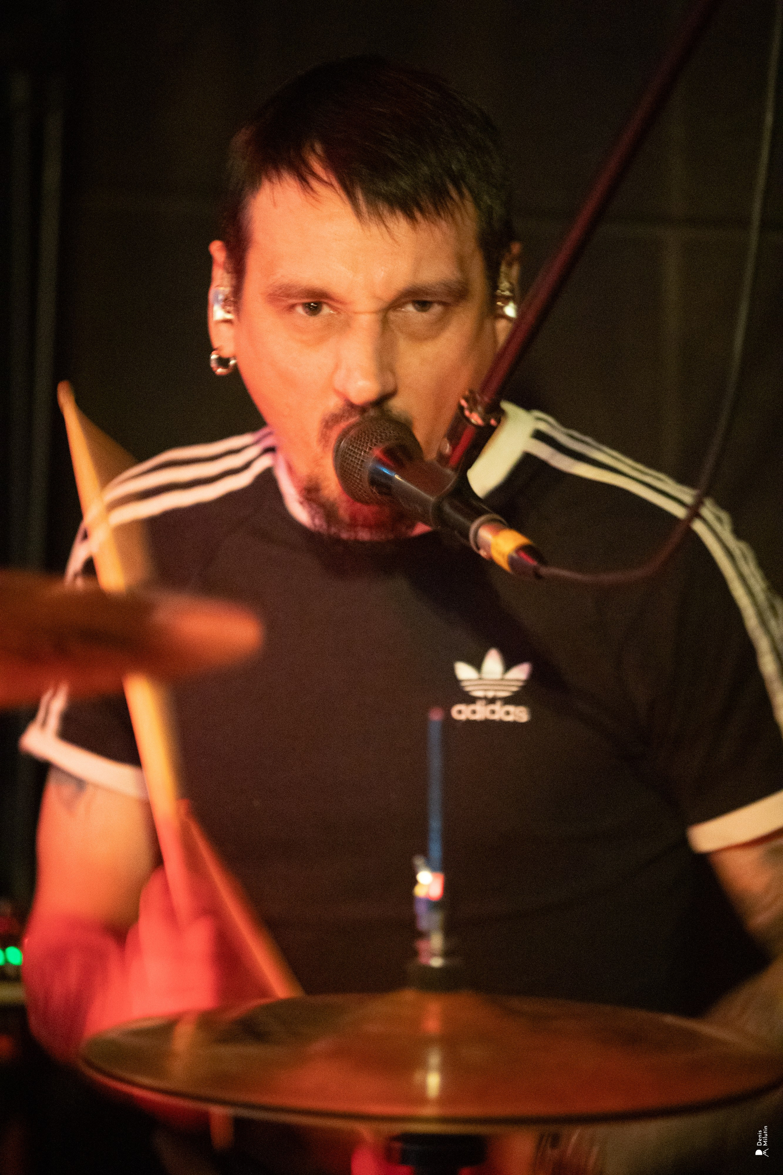 Рядом Ассенизаторы. Портретный фотограф Денис Милютин