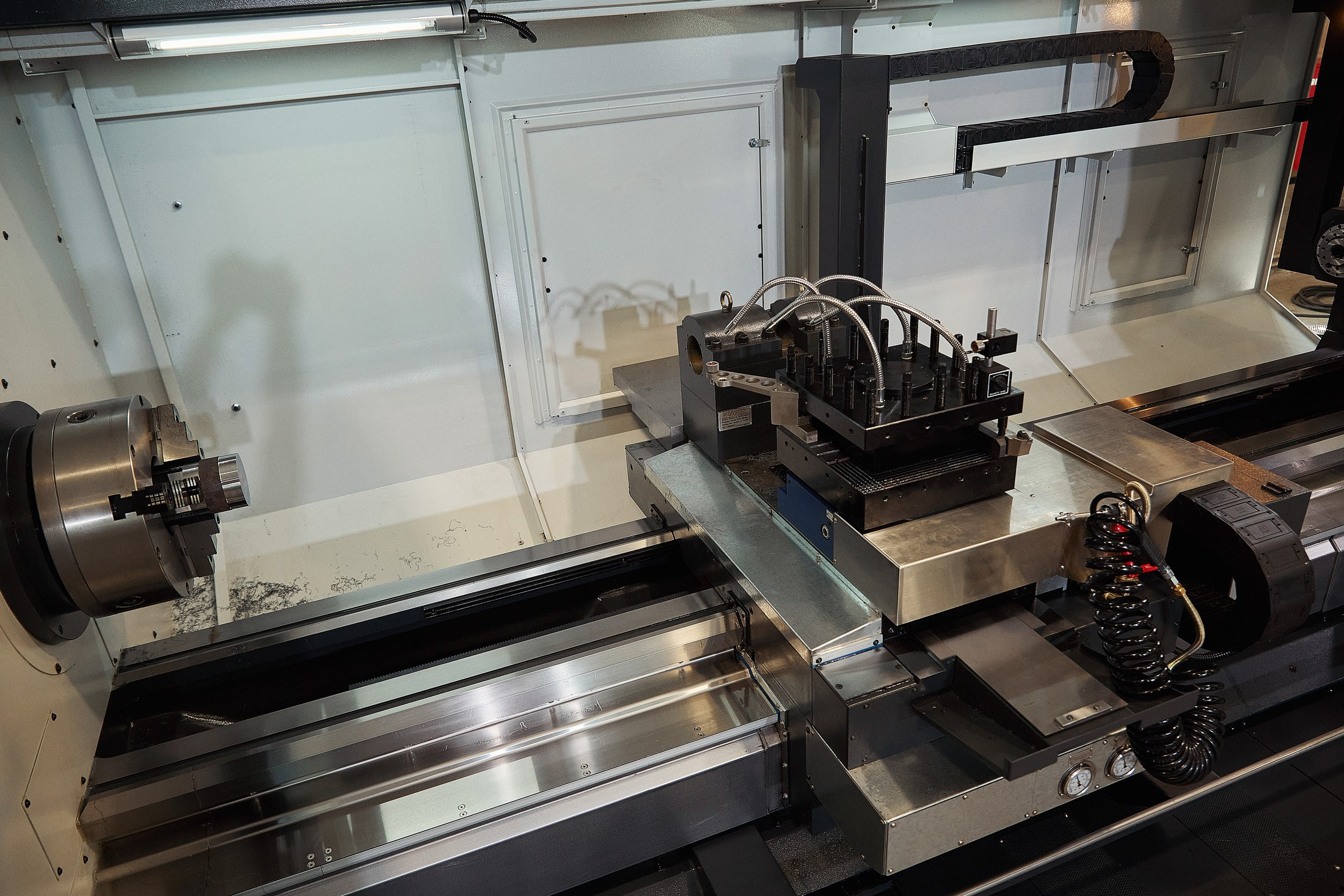 EMG / Международный форум / Презентация нового высокоточного станка. Антон Артюшин, портретный фотограф. Москва