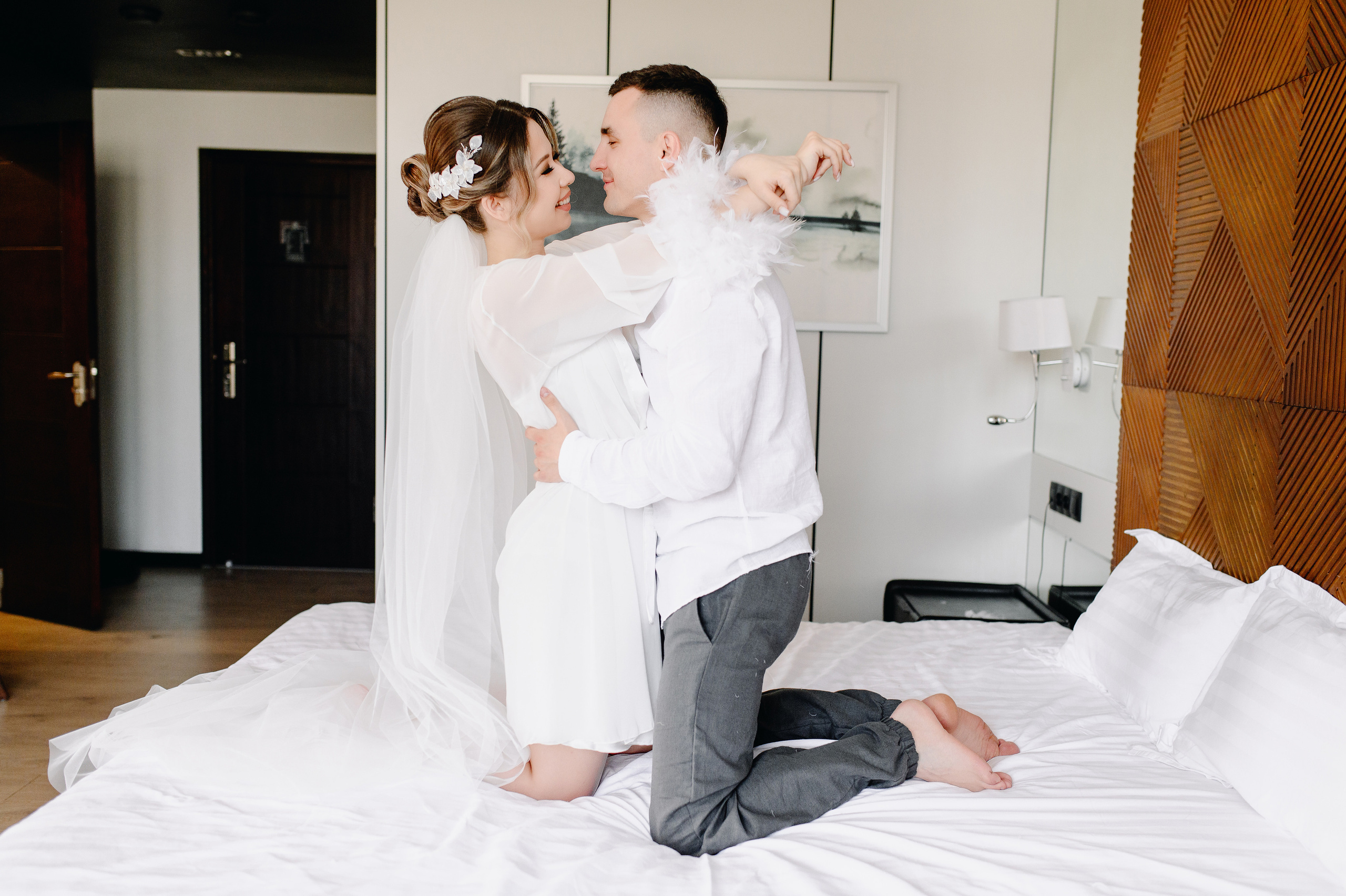 Фотосессия в гостинице. Свадебный фотограф Караганда