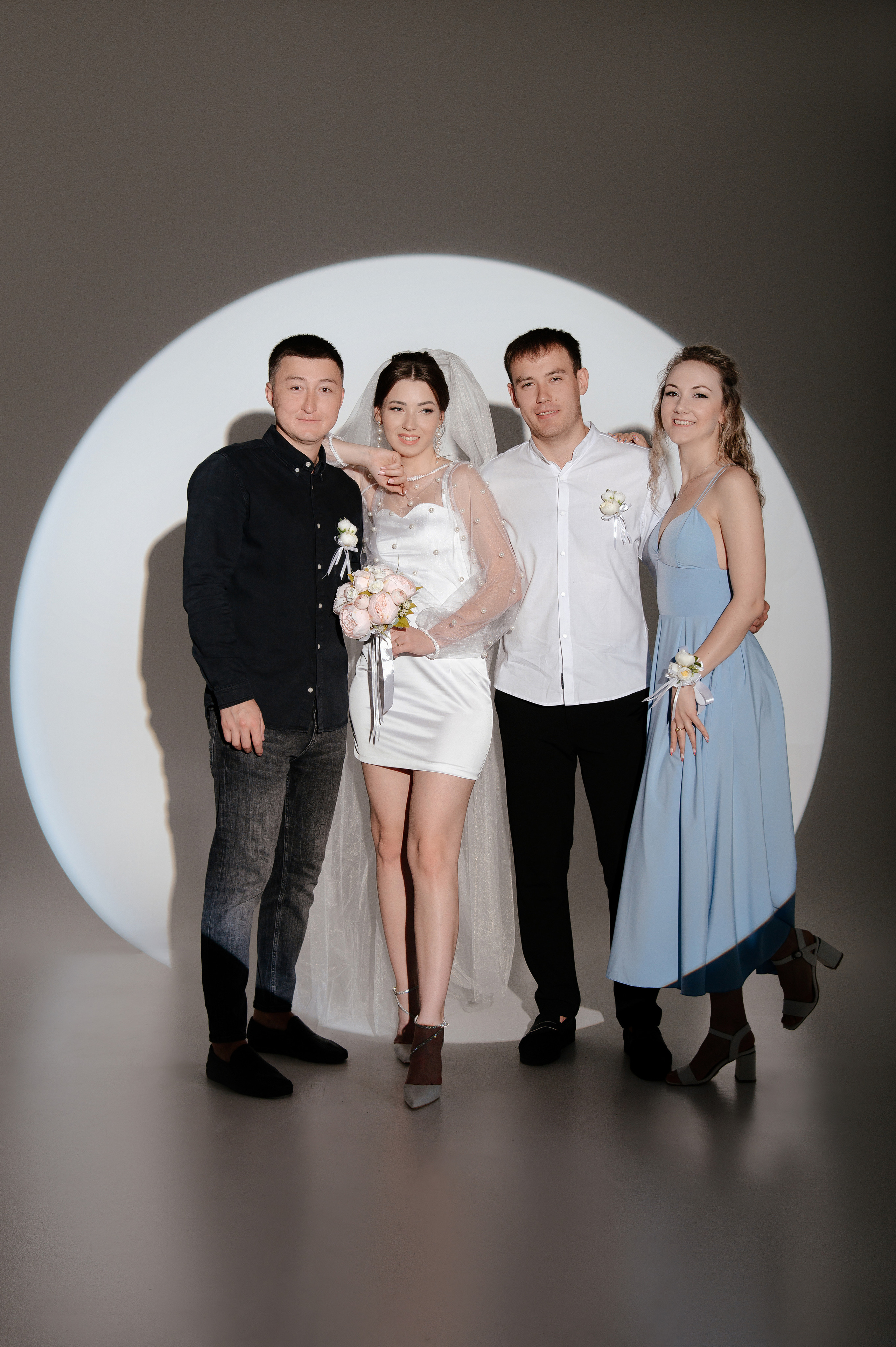 Фотосессия на студии в Караганде. Свадебный фотограф Караганда