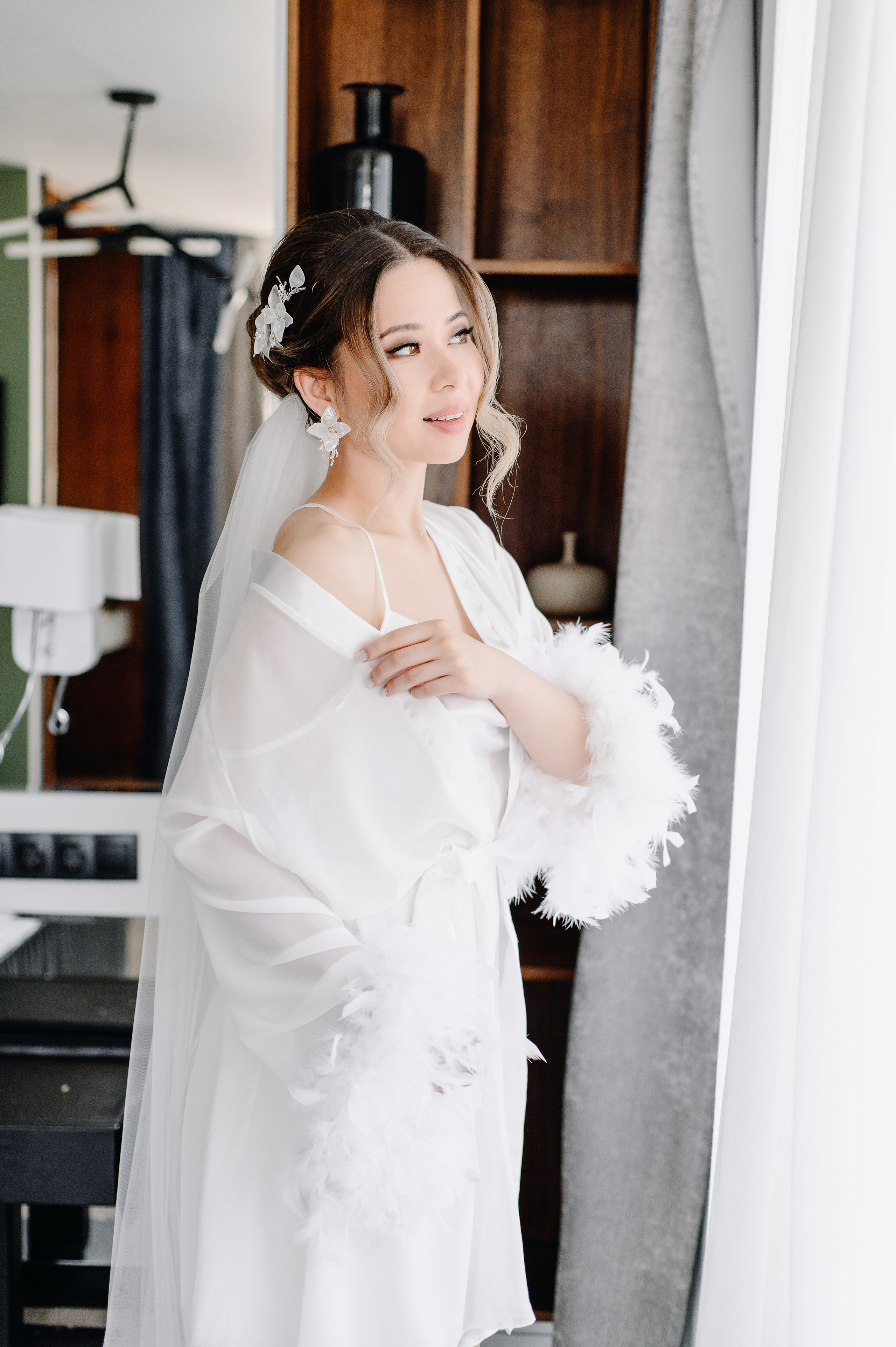 Фотосессия в гостинице. Свадебный фотограф Караганда