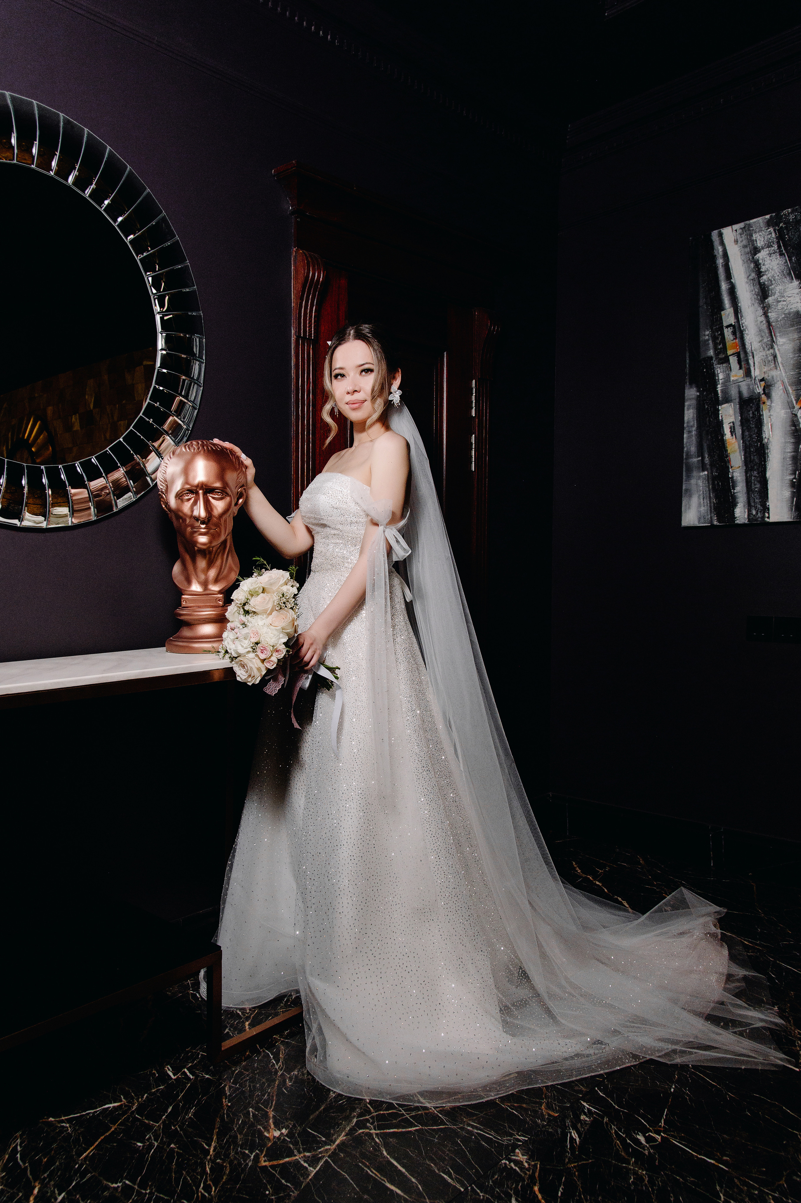 Фотосессия в гостинице. Свадебный фотограф Караганда