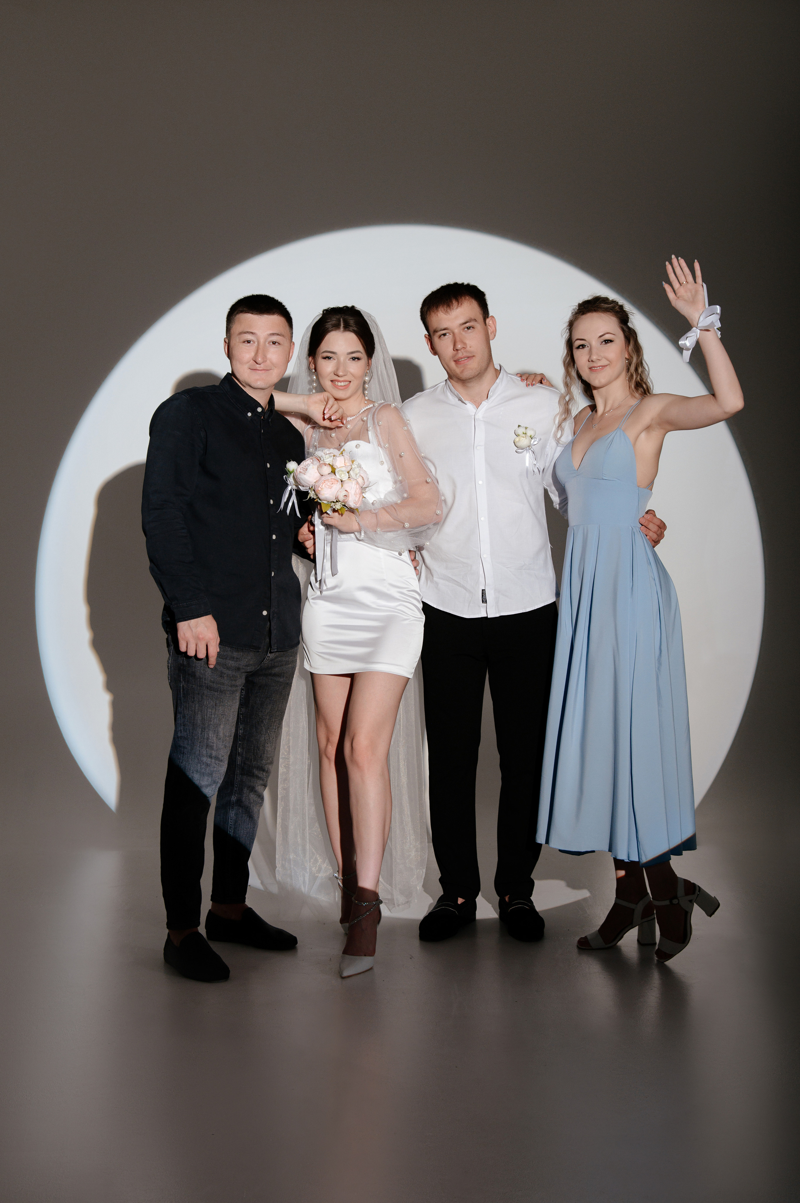 Фотосессия на студии в Караганде. Свадебный фотограф Караганда