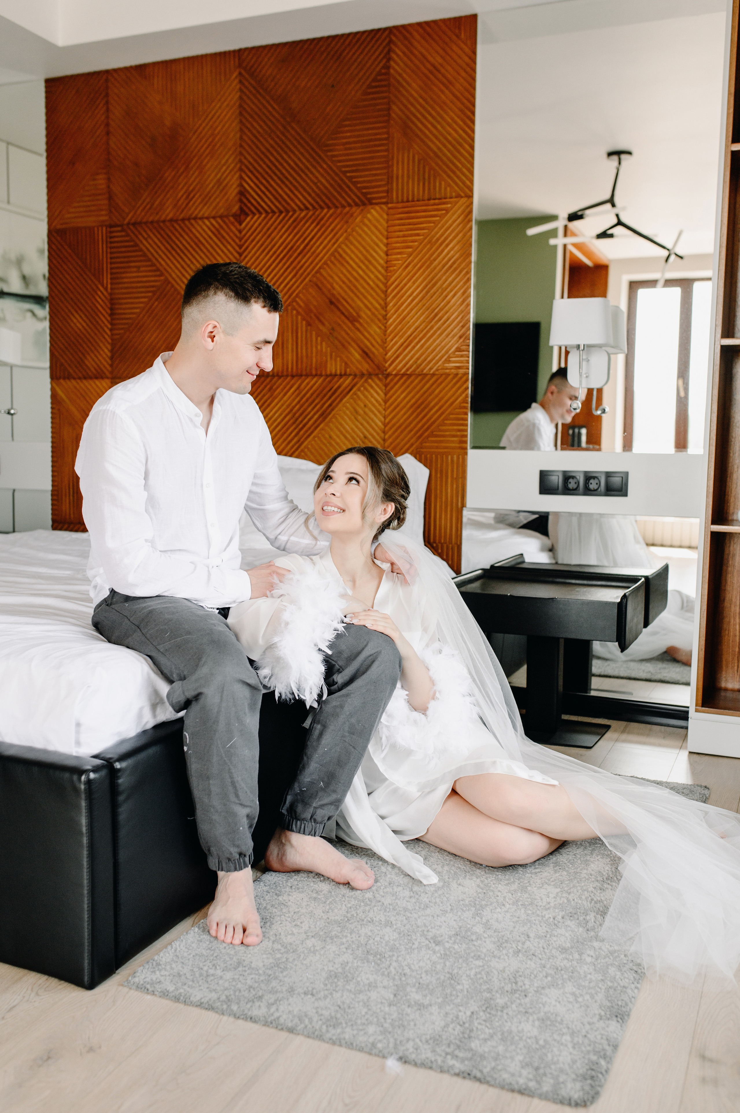 Фотосессия в гостинице. Свадебный фотограф Караганда