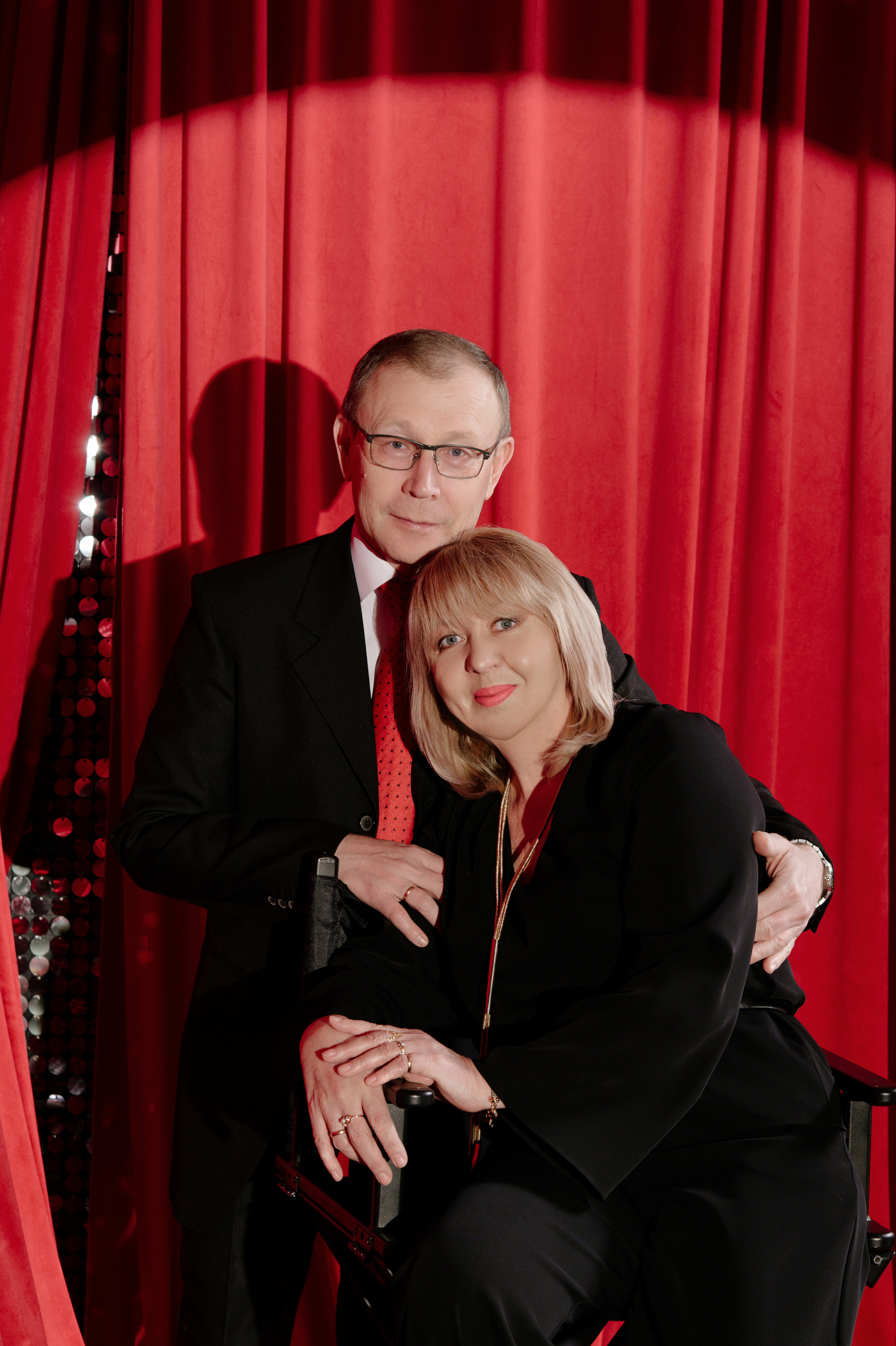 Светлана и Аскар — фотосессия в студии Караганды. Свадебный фотограф Караганда