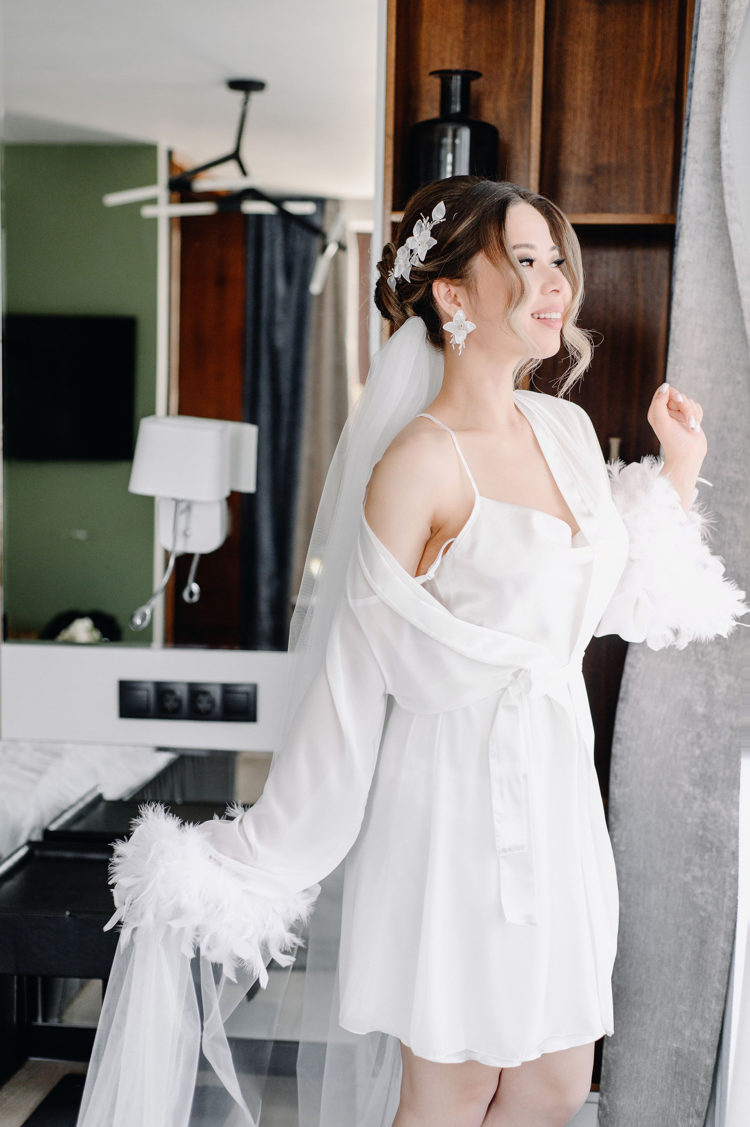 Фотосессия в гостинице. Свадебный фотограф Караганда