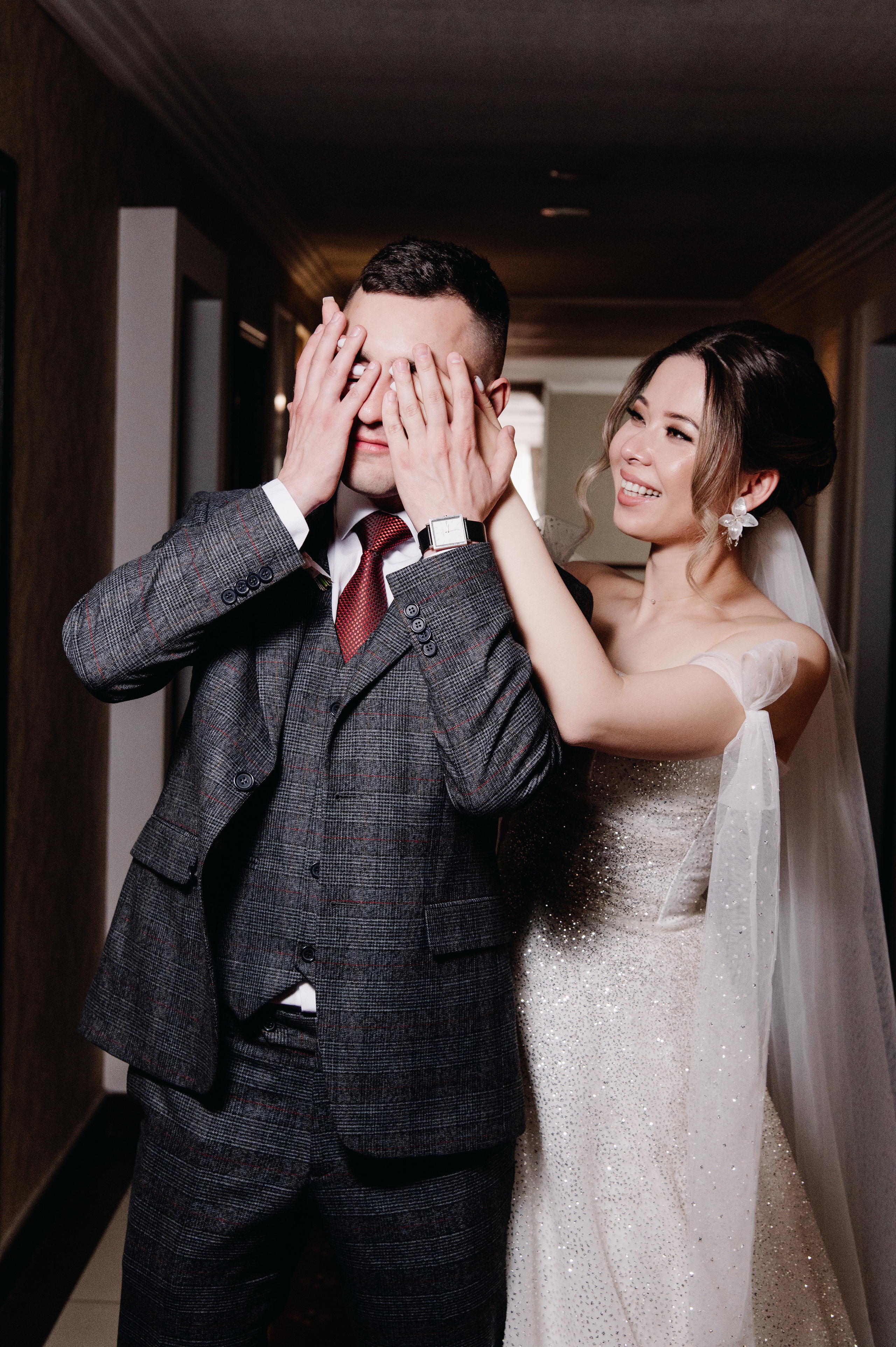 Фотосессия в гостинице. Свадебный фотограф Караганда