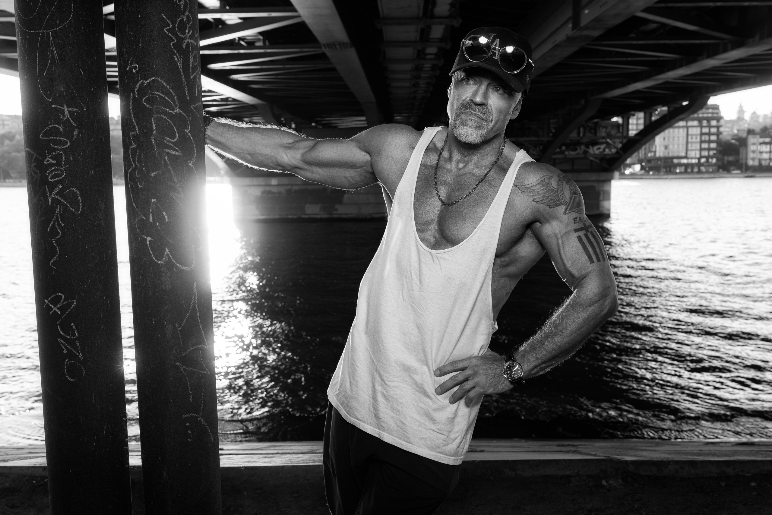 Фотосет на улице и спортплощадке с Александром для контента. Дмитрий Шульгин, портретный фотограф в Воронеже