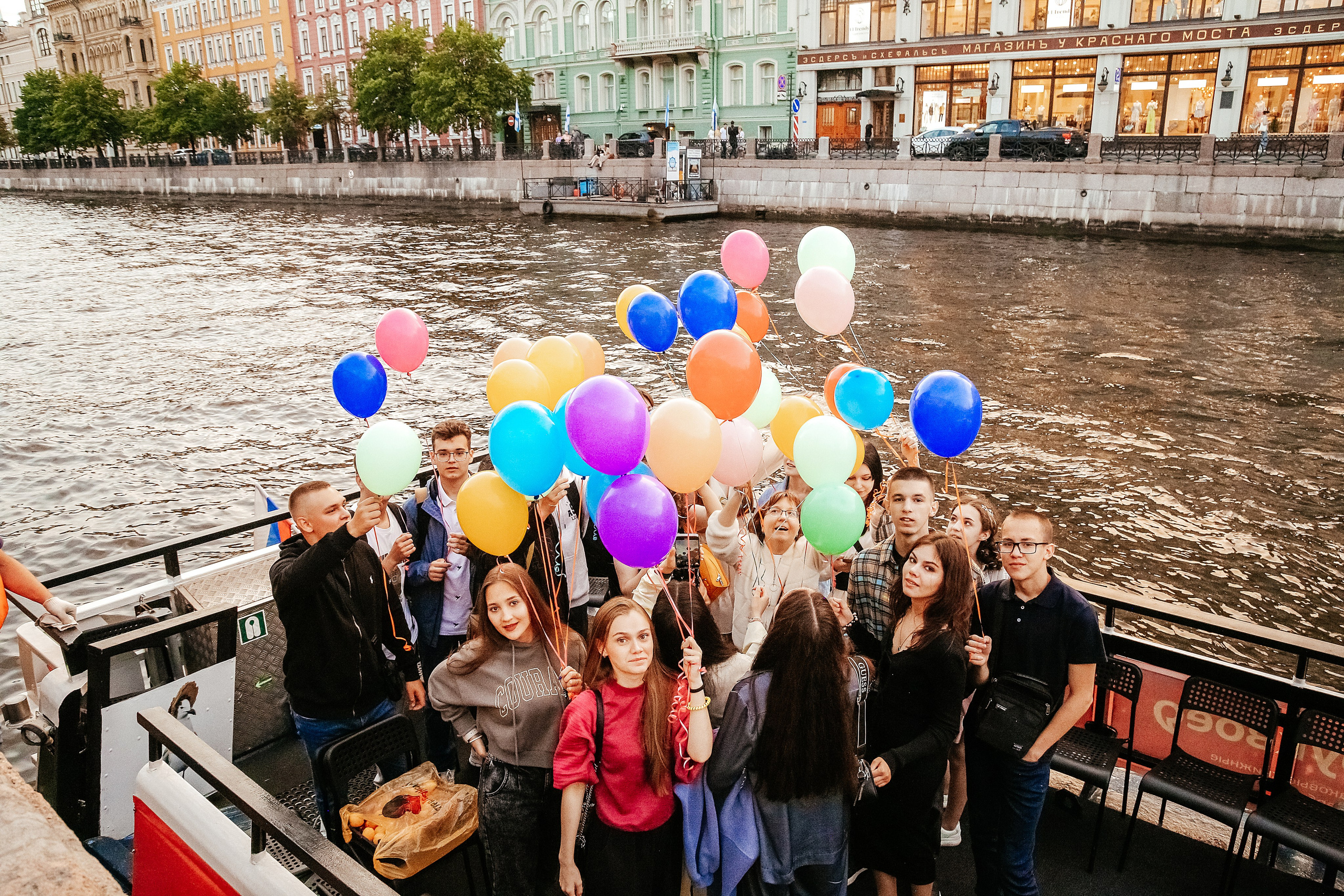 Выпускной на теплоходе, гости из Ульяновска. Семейный фотограф Любовь Саркеева