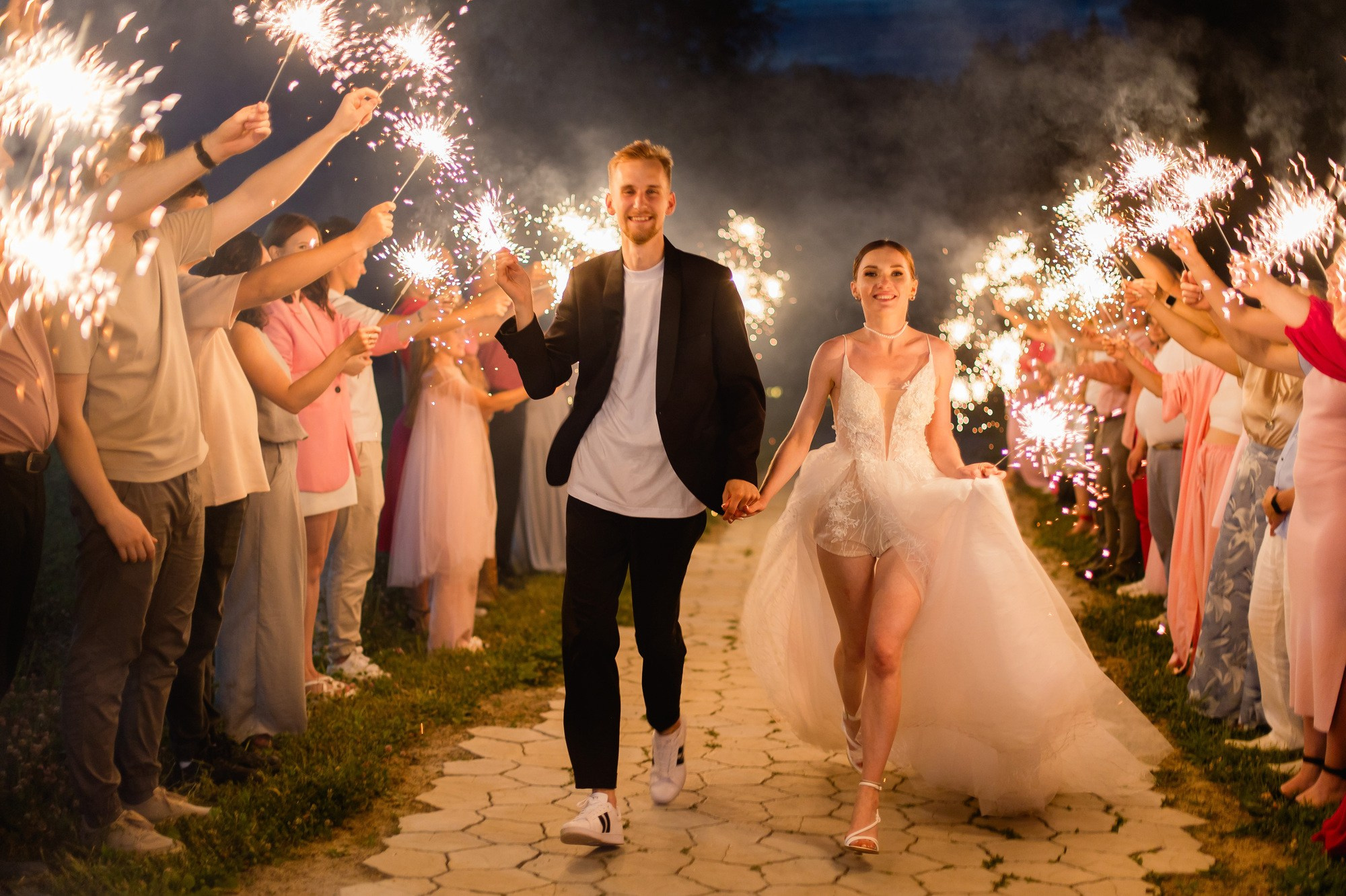 Малиновый фейерверк эмоций. Свадебный фотограф в Томске | Александр Овчаренко